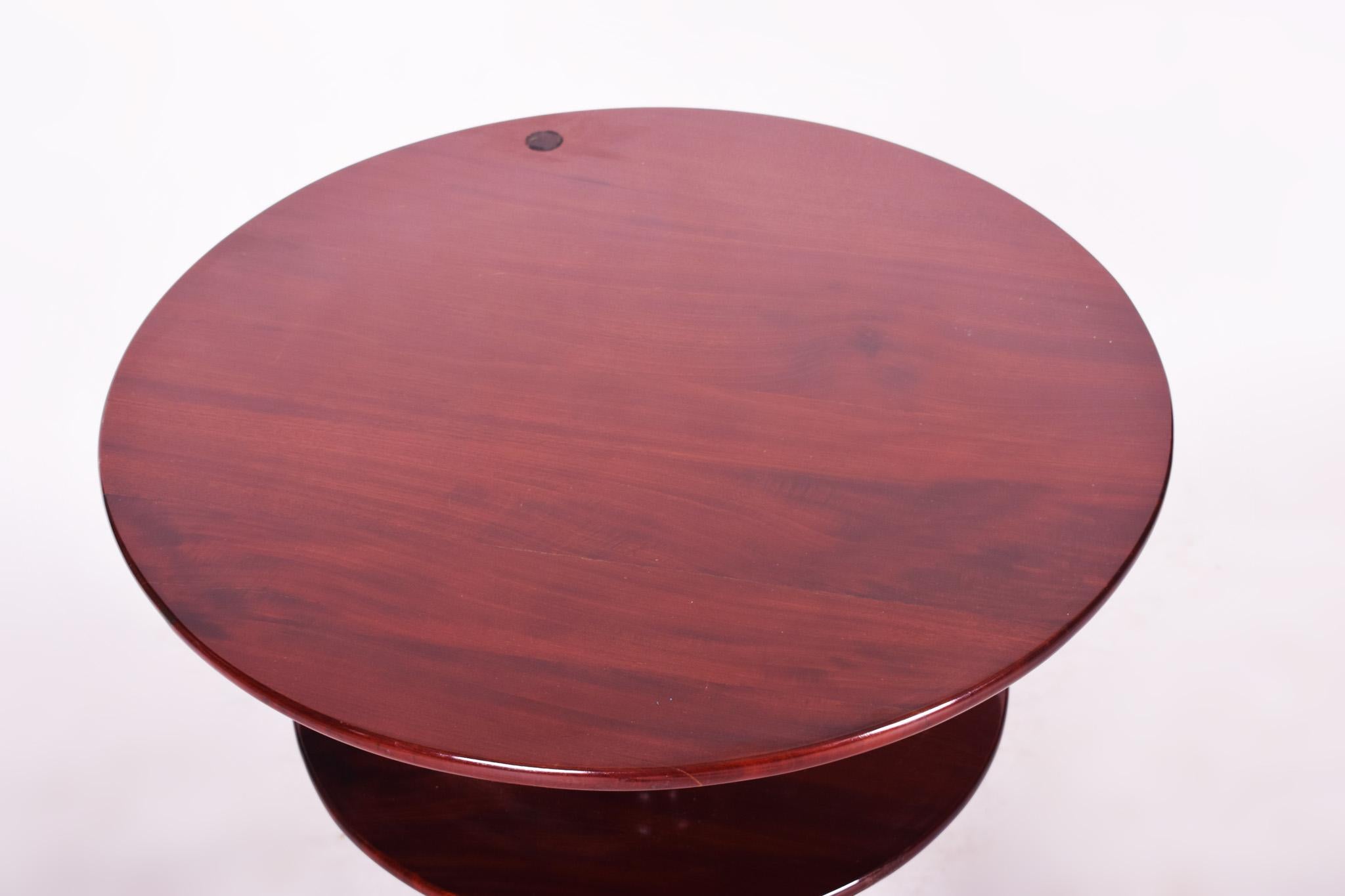 Small Mahogany Historicism Rounded Table, Germany, 1880-1889, High Gloss In Good Condition For Sale In Horomerice, CZ