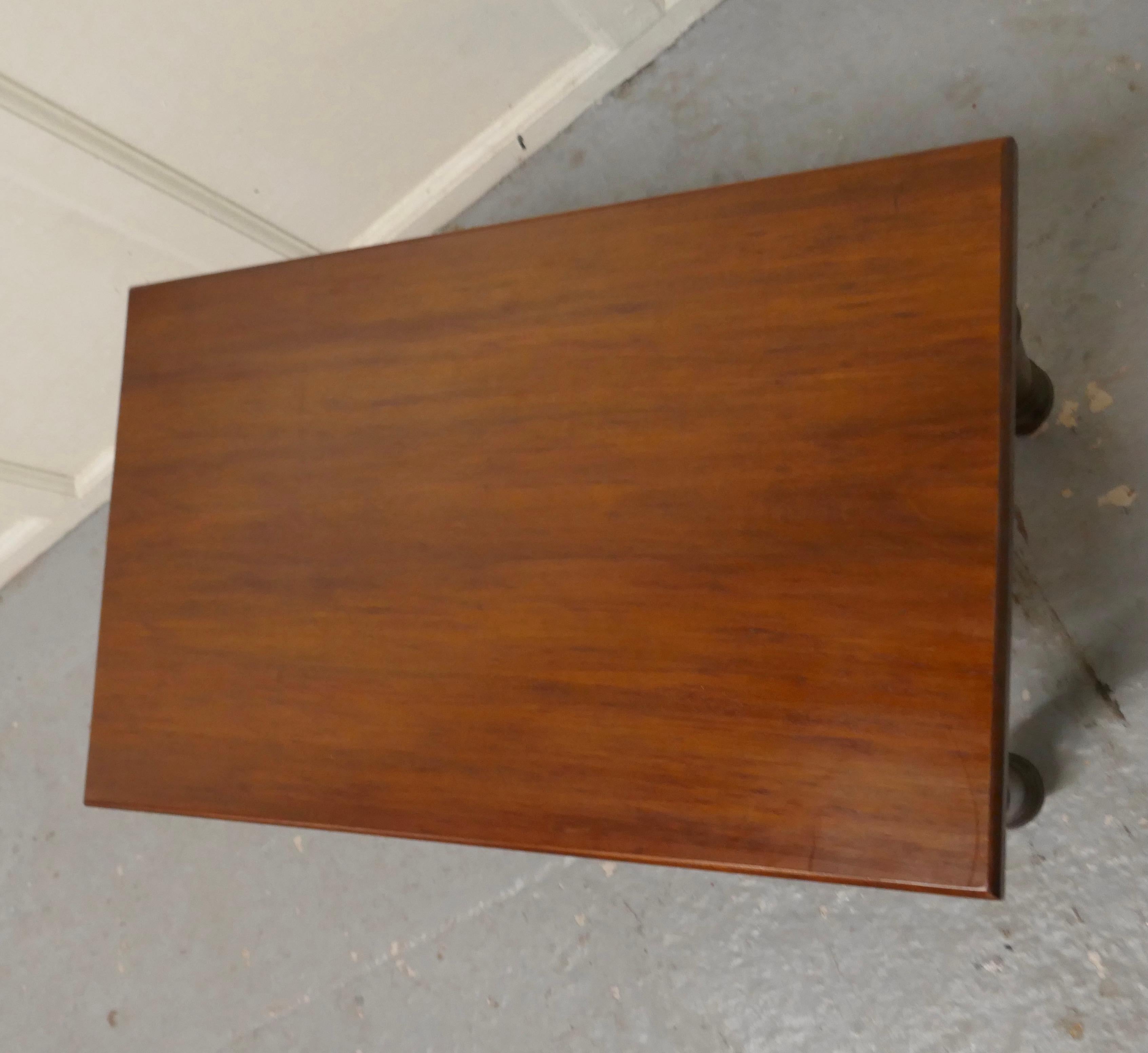 Small Mahogany Occasional Table  For Sale 1