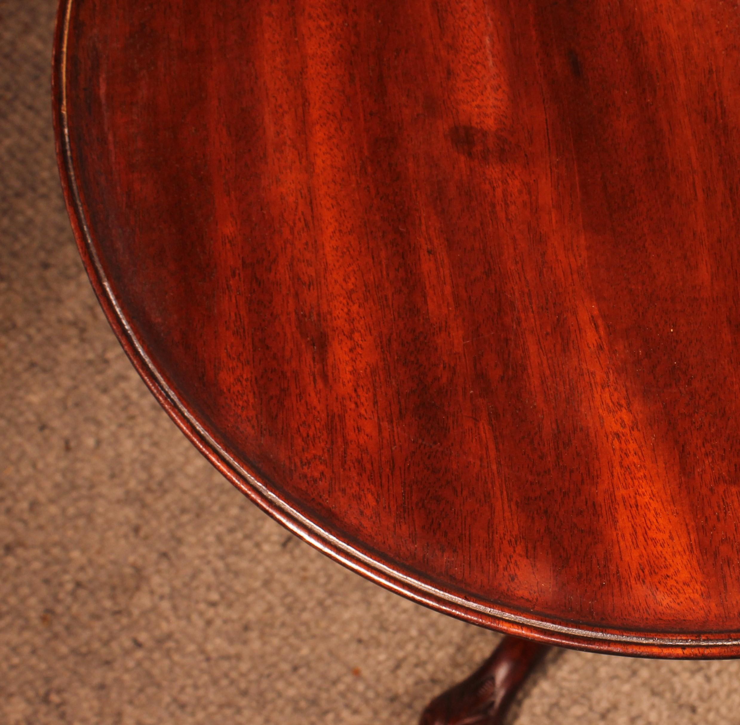 Britannique Petite table à piédestal en acajou - 19ème siècle en vente