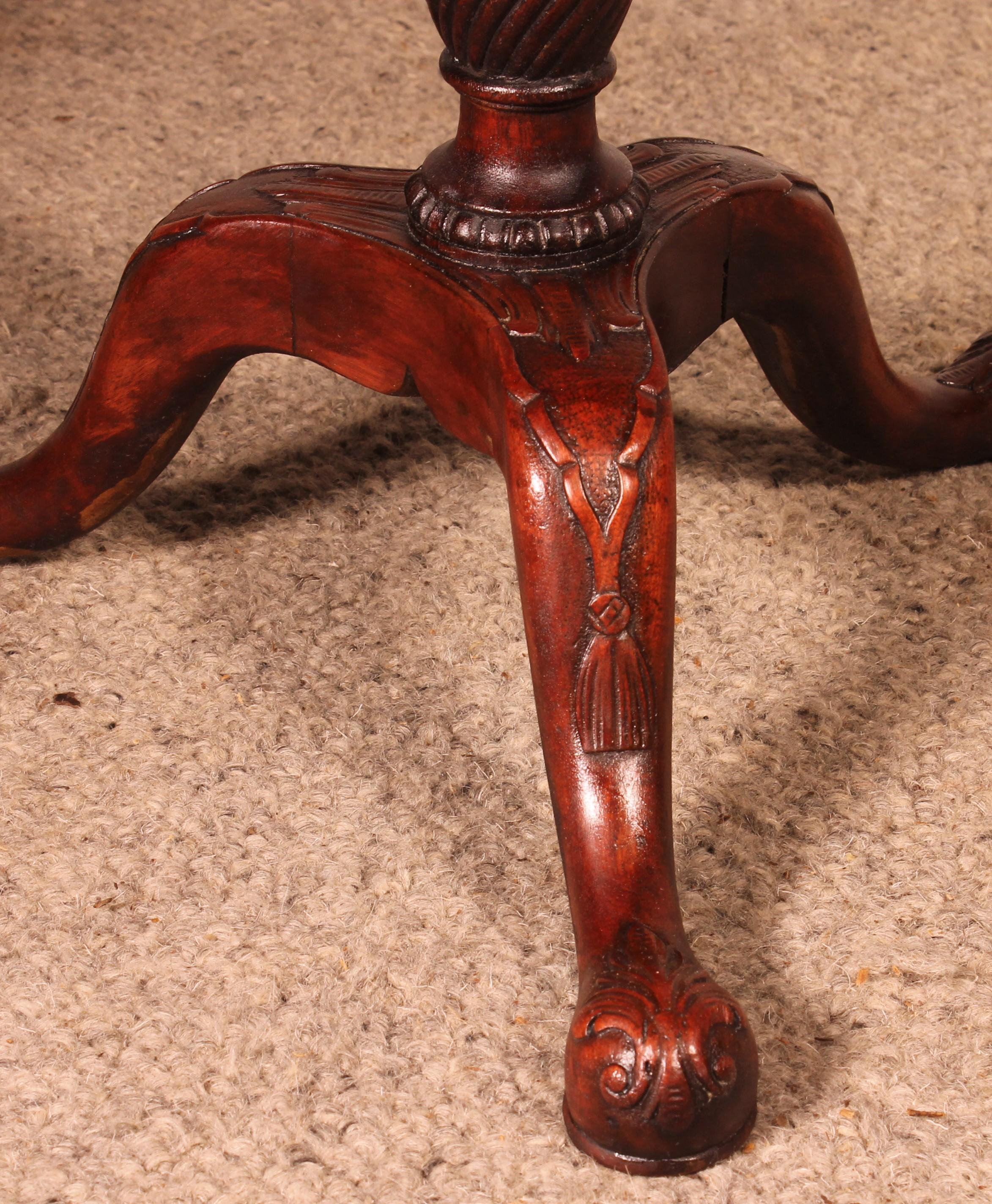 XIXe siècle Petite table à piédestal en acajou - 19ème siècle en vente