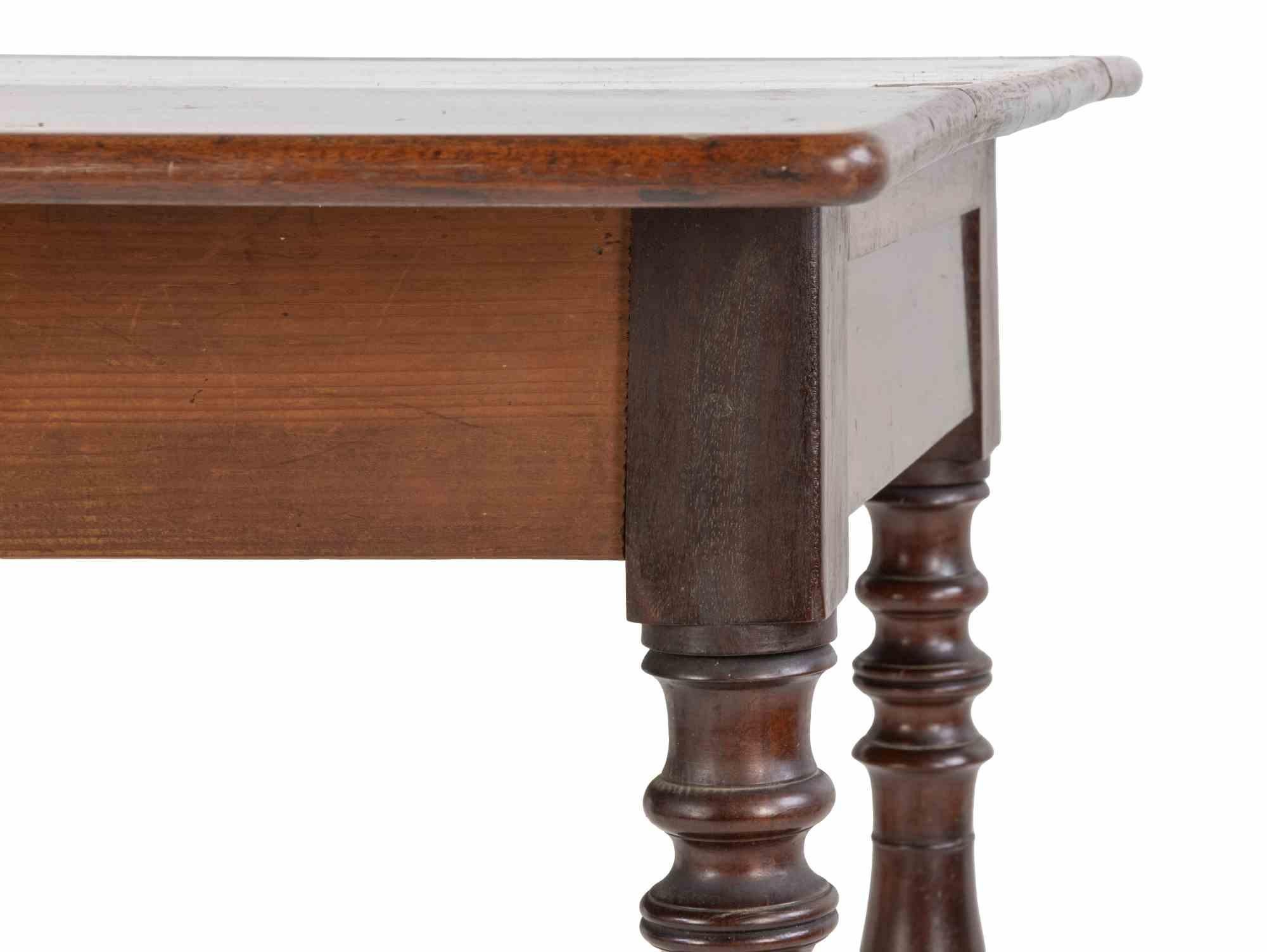 Petite table d'appoint en acajou de style. Angleterre années 1950 en vente 2
