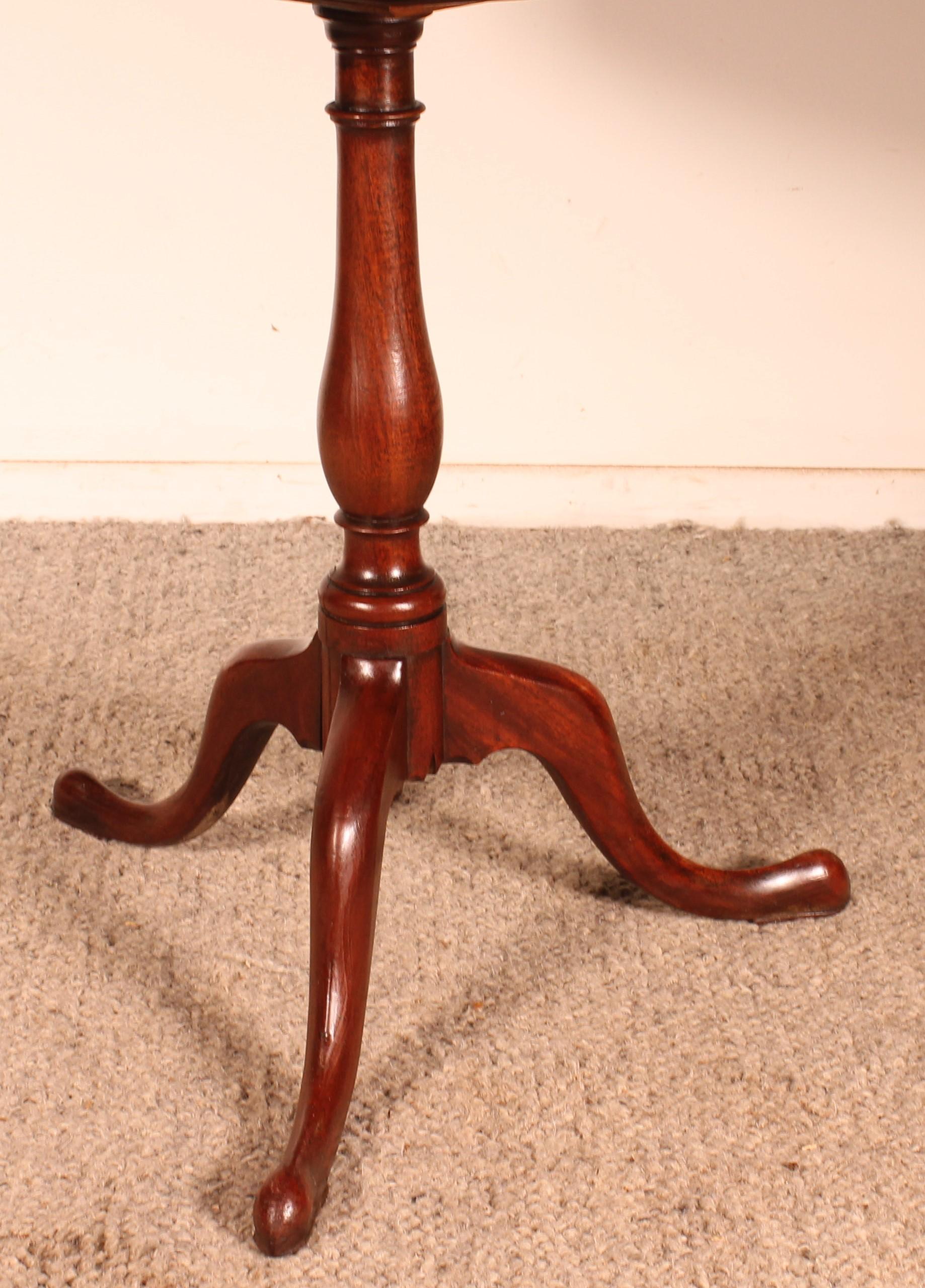 Small Mahogany Tripod Table Circa 1800 In Good Condition For Sale In Brussels, Brussels