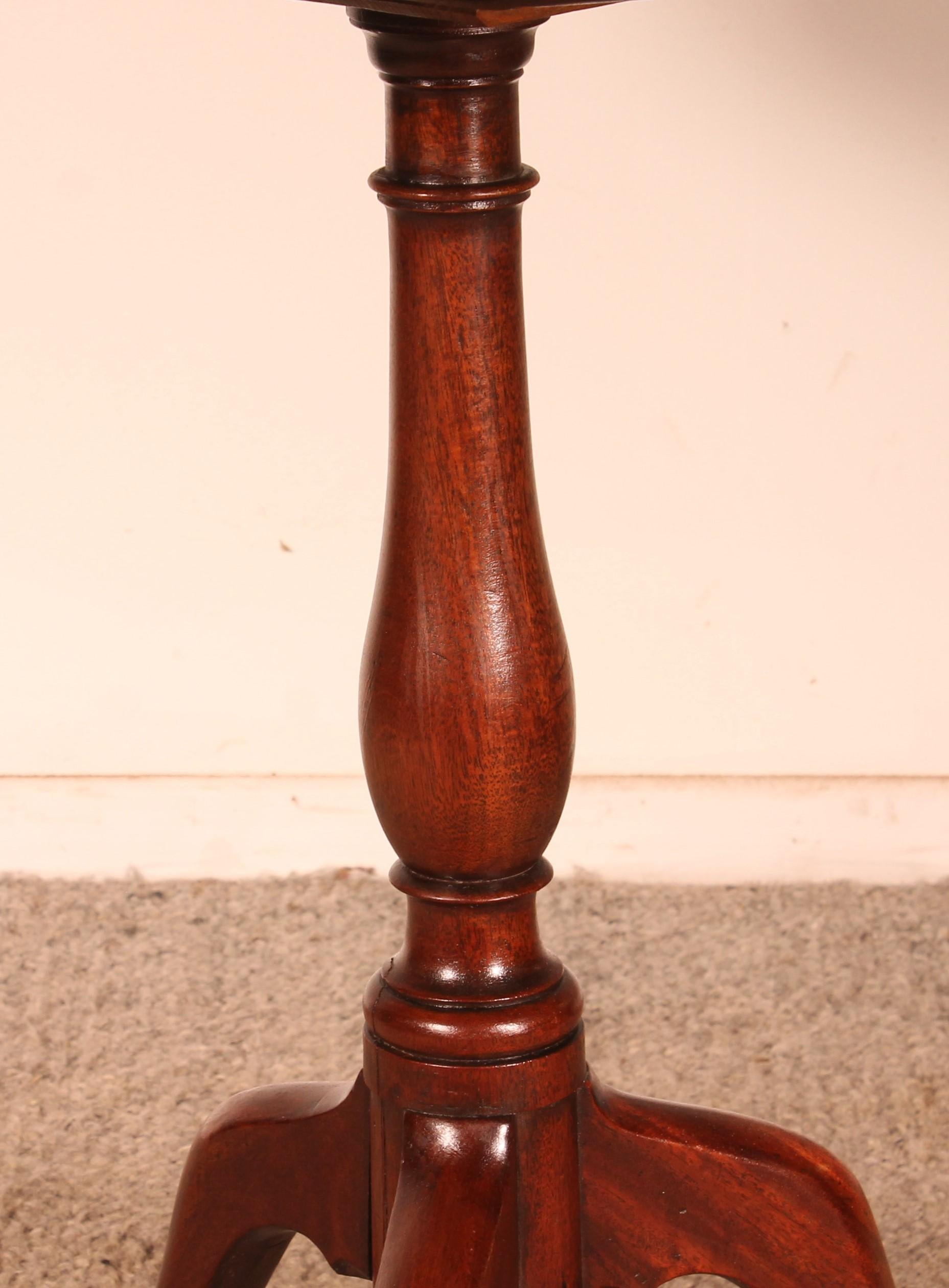 19th Century Small Mahogany Tripod Table Circa 1800 For Sale