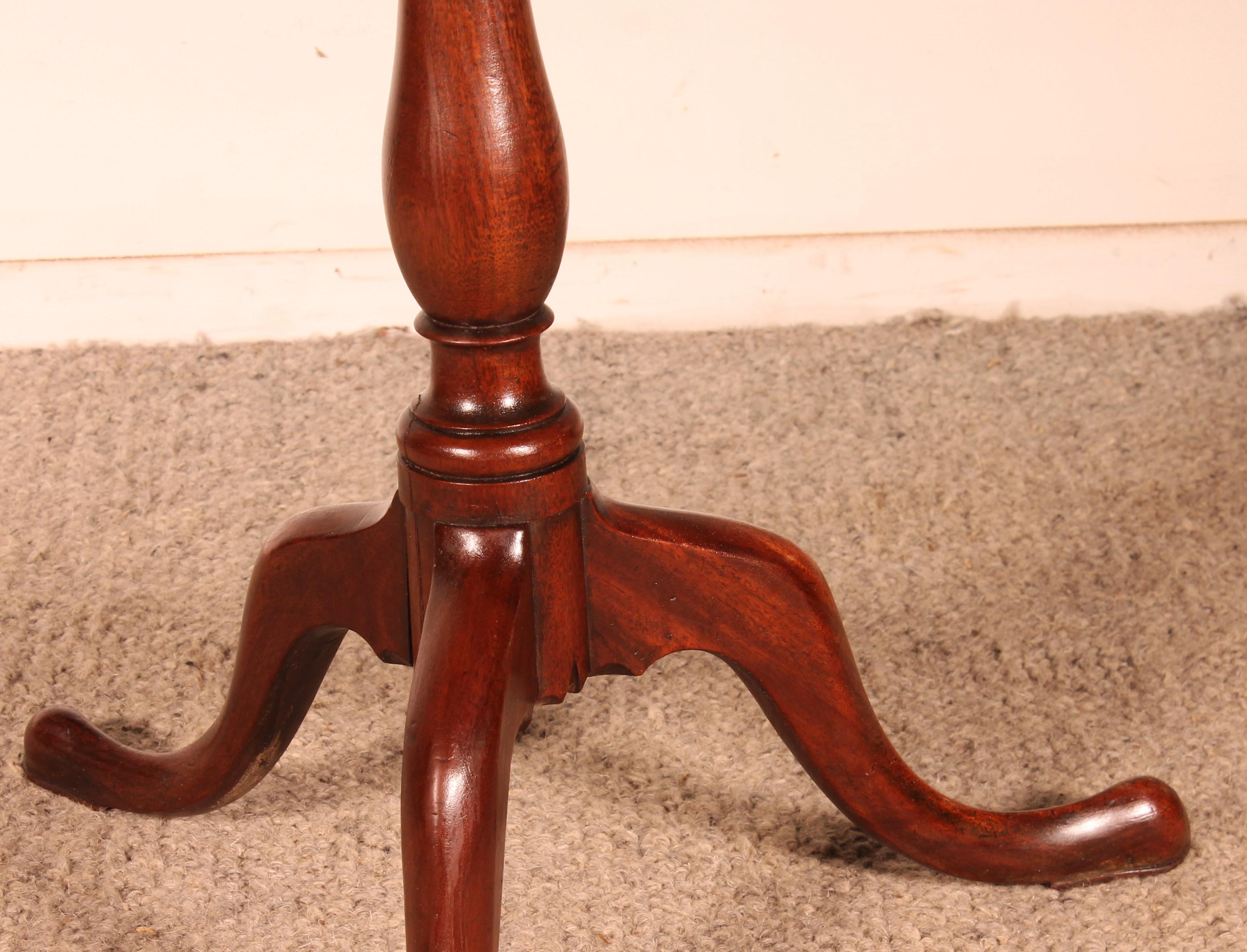 Small Mahogany Tripod Table Circa 1800 For Sale 1