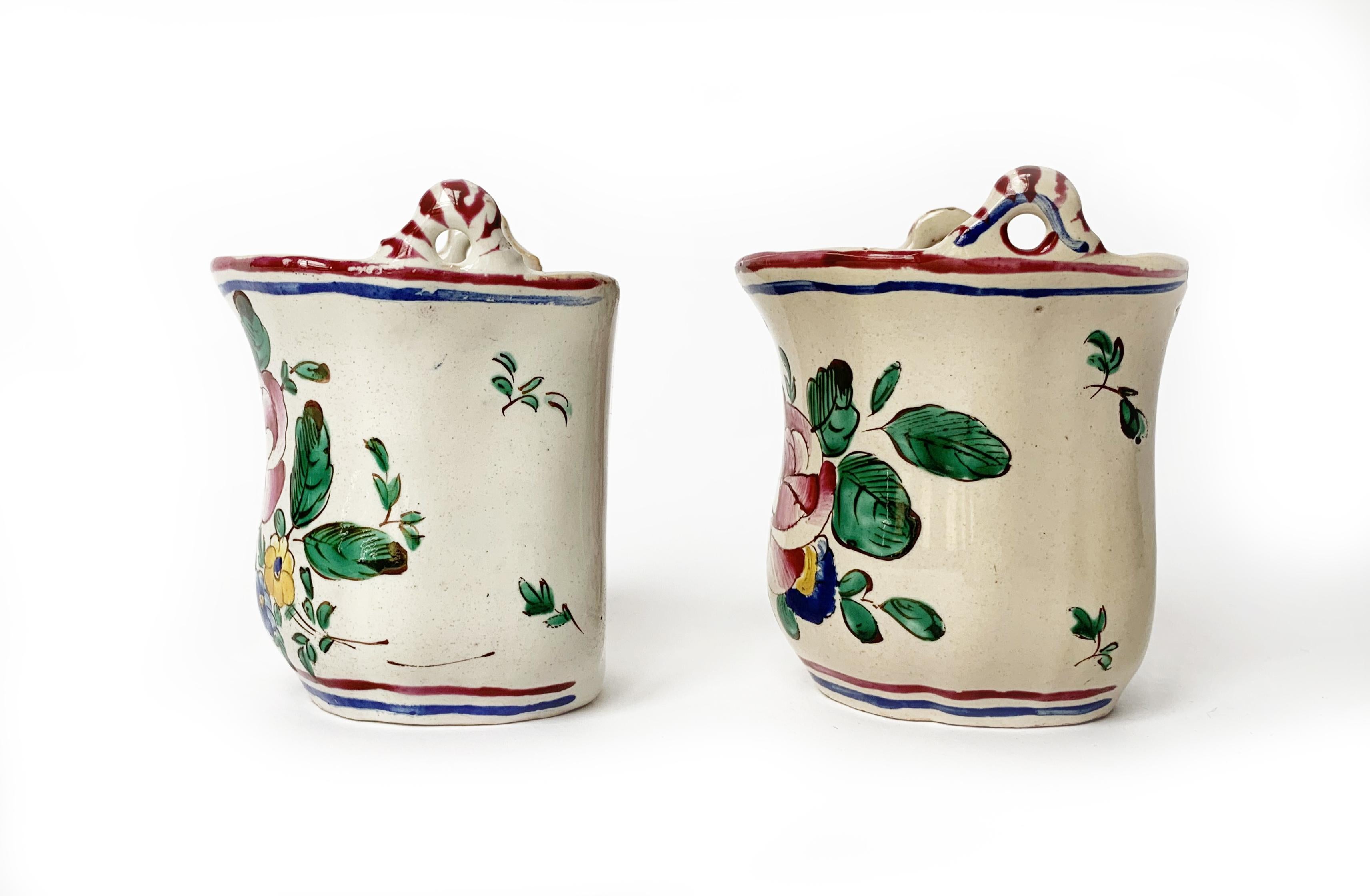 Kleine Maiolica-Blumentöpfe, Manufaktur Ferretti, Lodi, um 1770-1780 (Rokoko) im Angebot