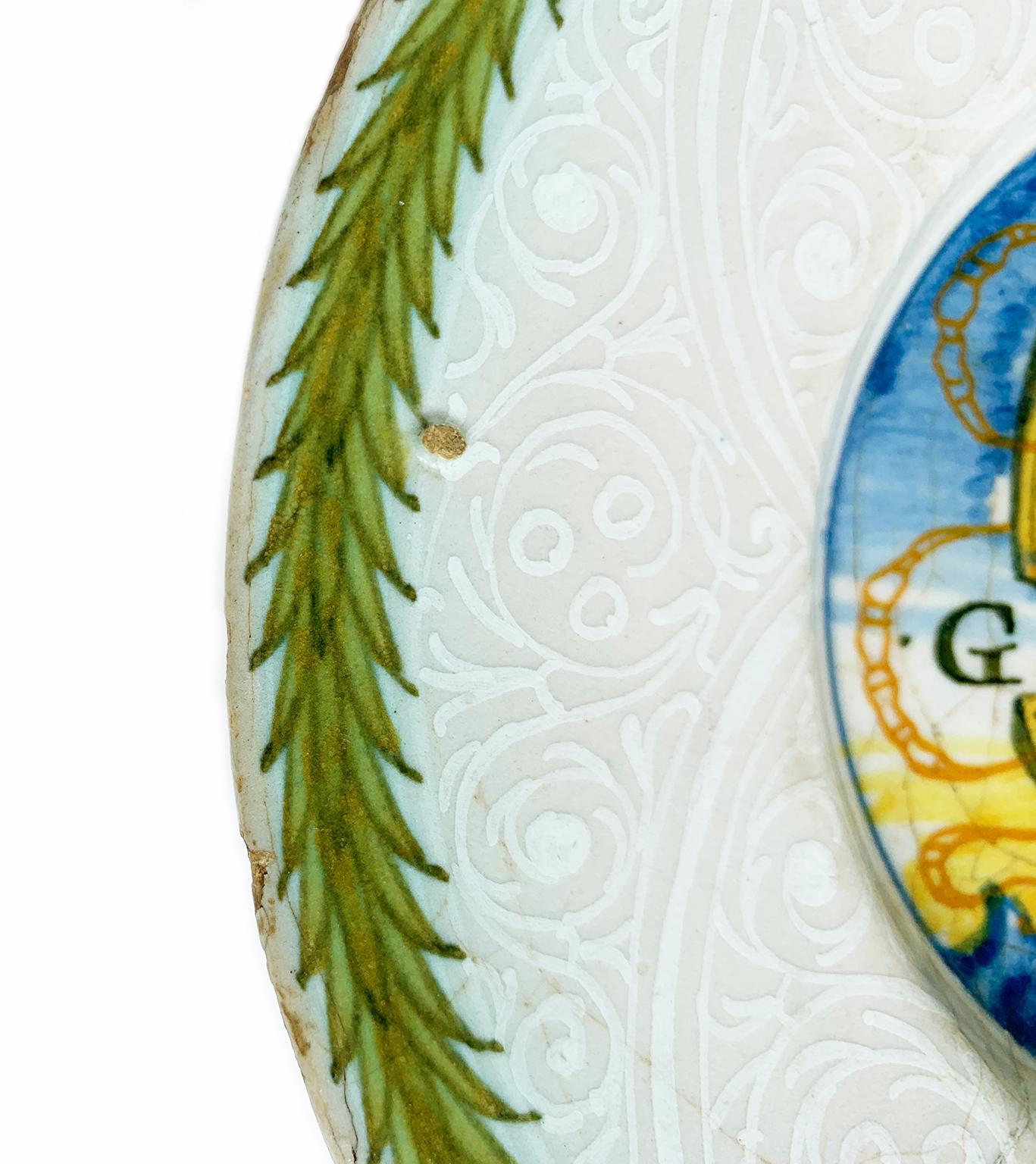 Small Maiolica Plate, Urbino District, 1533-1555 For Sale 5