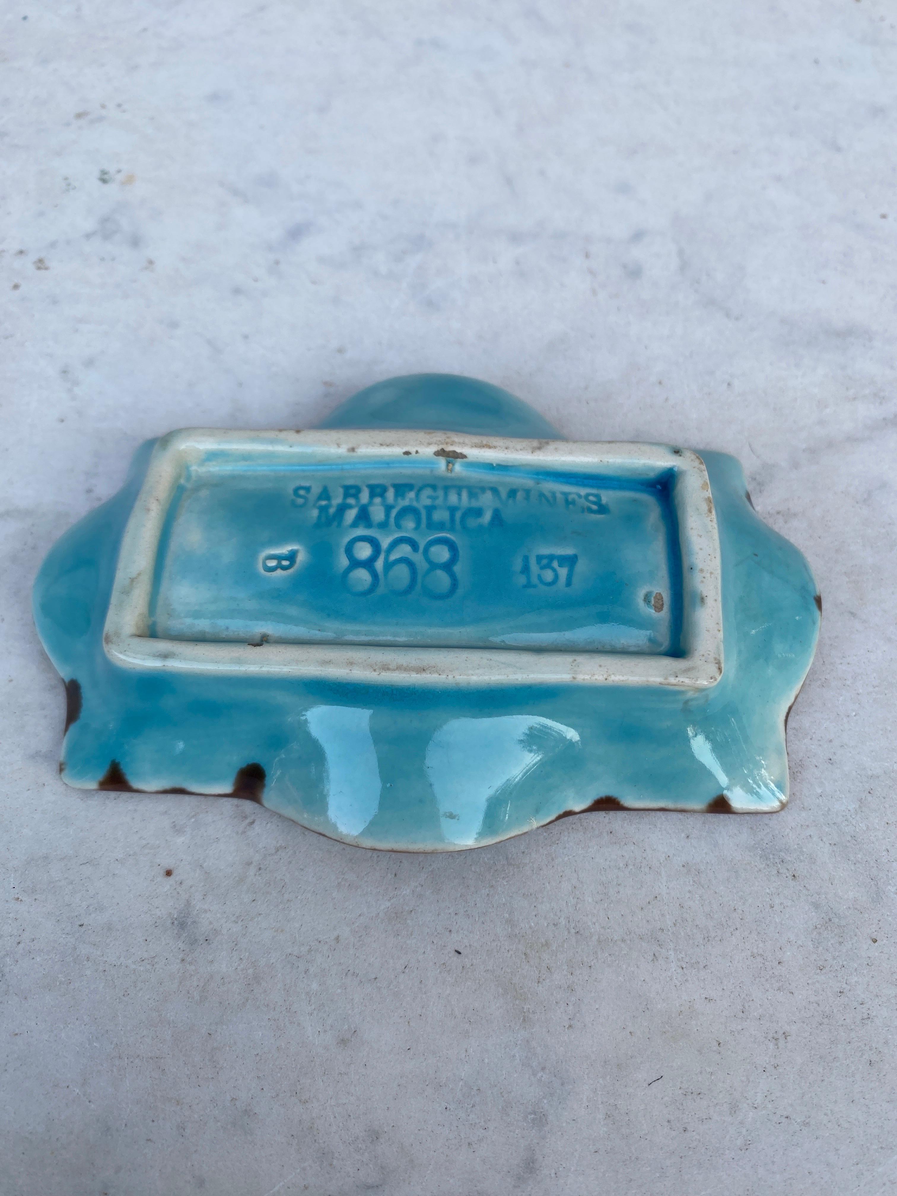 Plato pequeño de mayólica Sarreguemines, hacia 1870 en Bueno estado para la venta en Austin, TX
