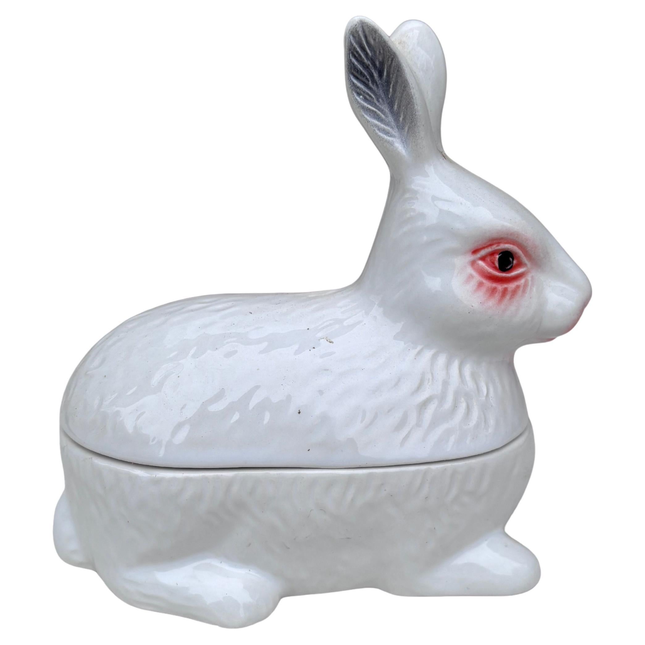 Piccola zuppiera in maiolica per coniglio bianco