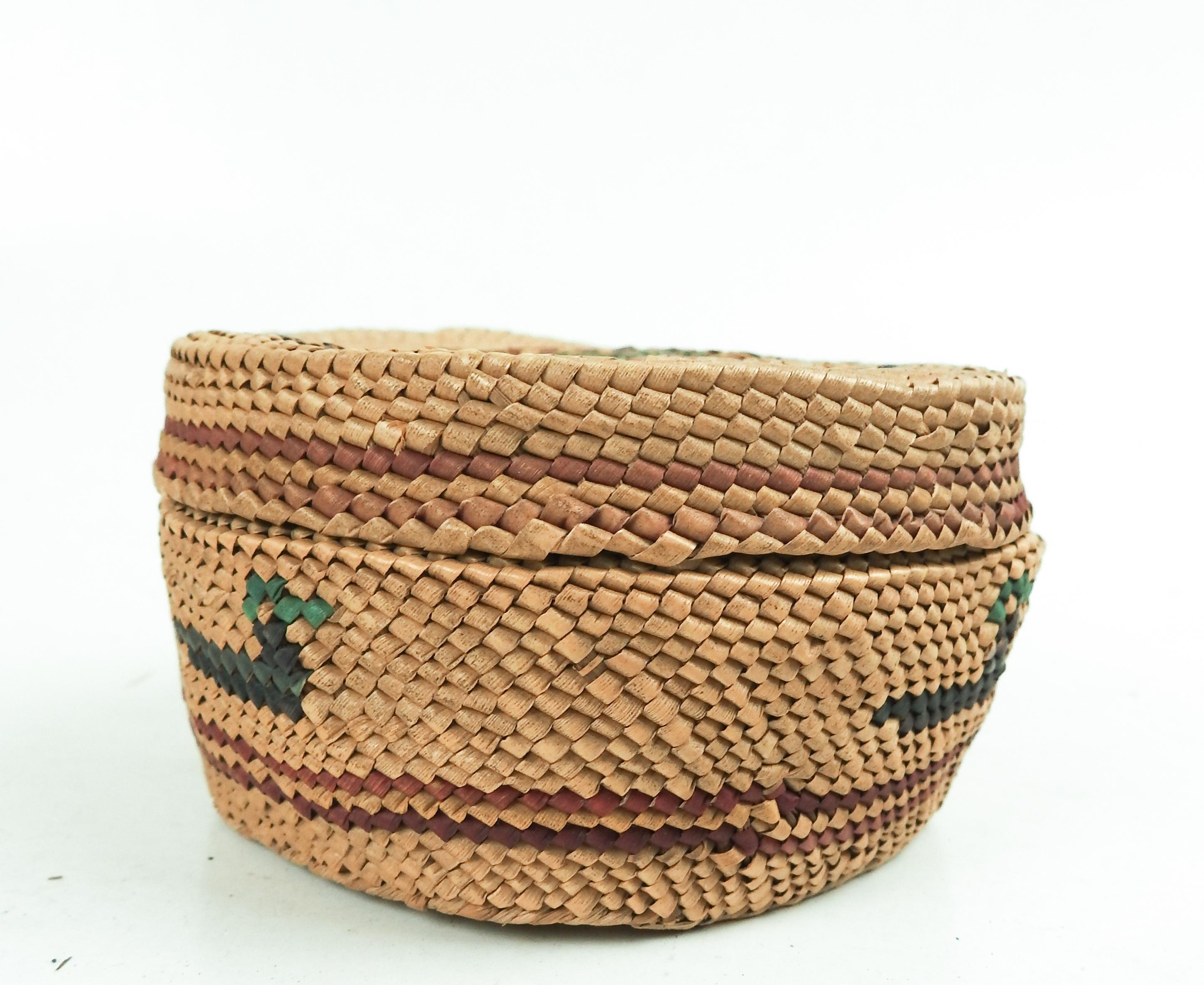 Native American Small Makah Lidded Basket Duck Motif For Sale
