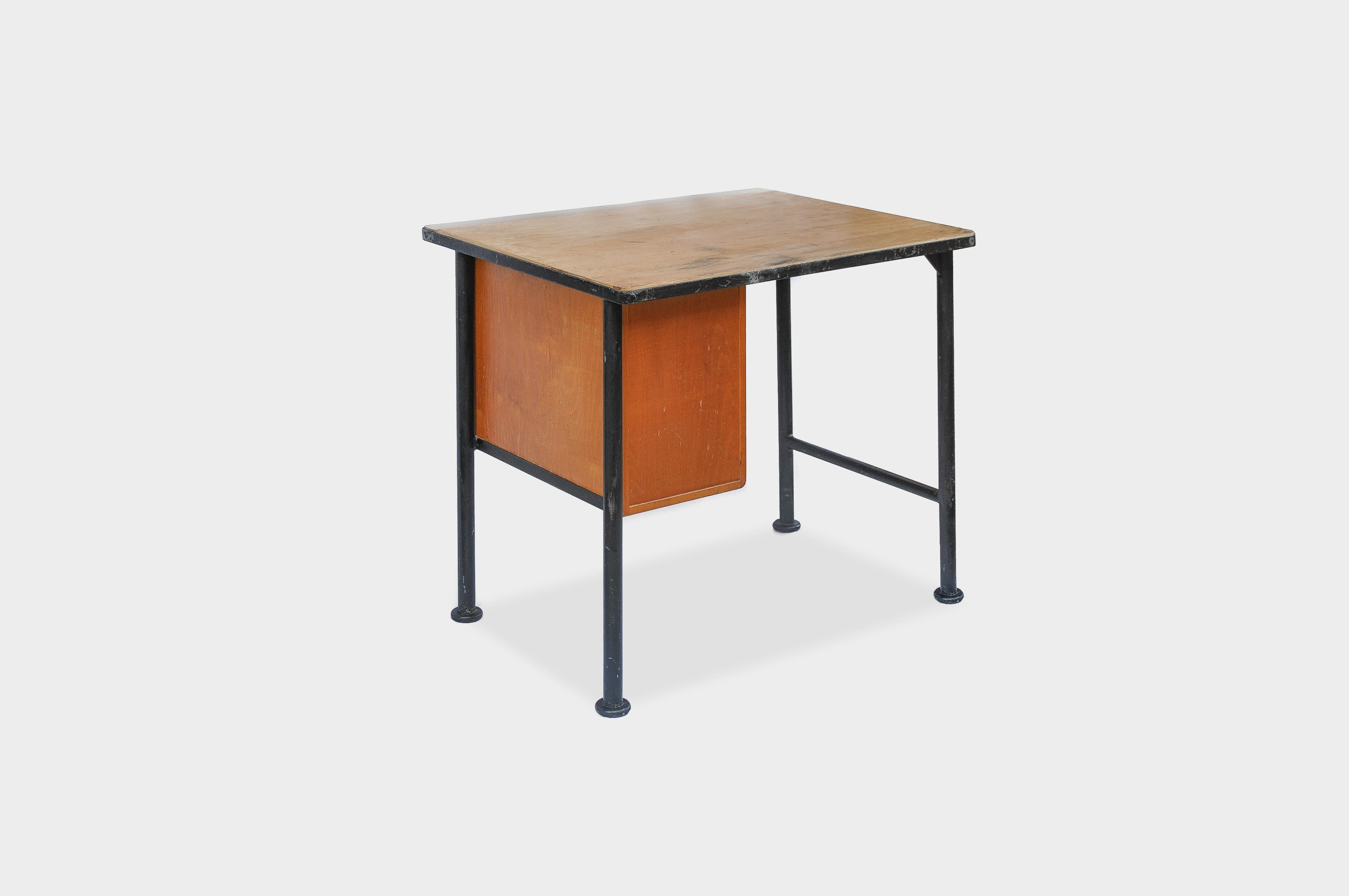 Bauhaus Small Maple and Steel Desk with Drawers, 1940s For Sale