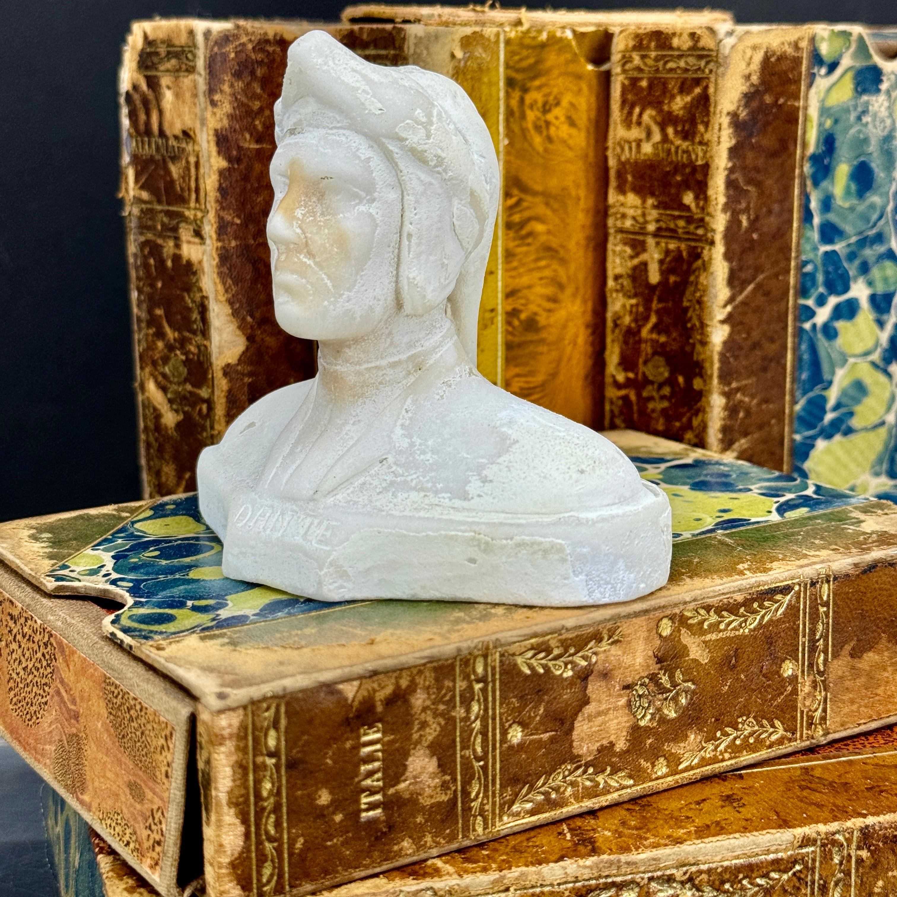 Petit buste de Dante, Italie en vente 5