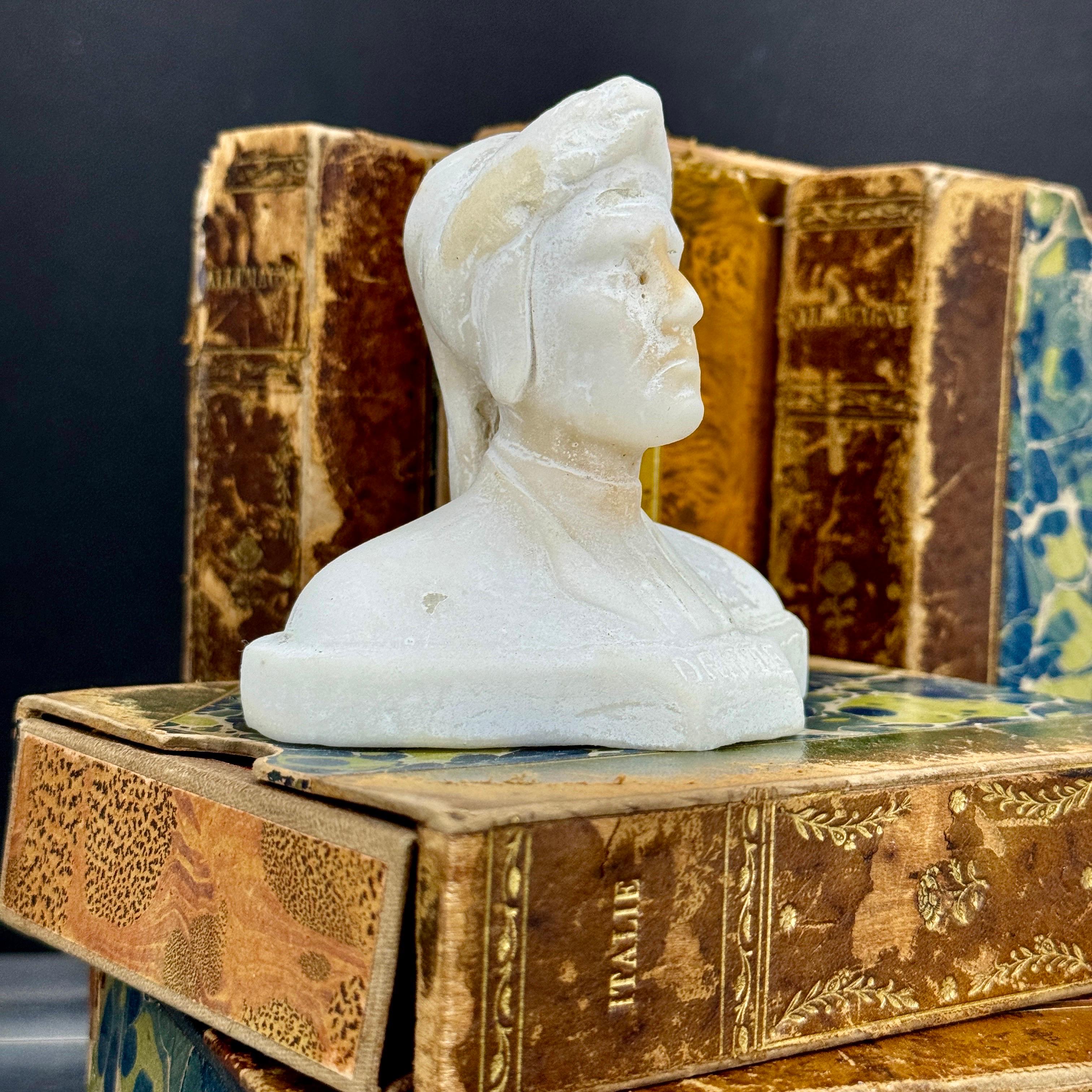 Petit buste de Dante, Italie en vente 7