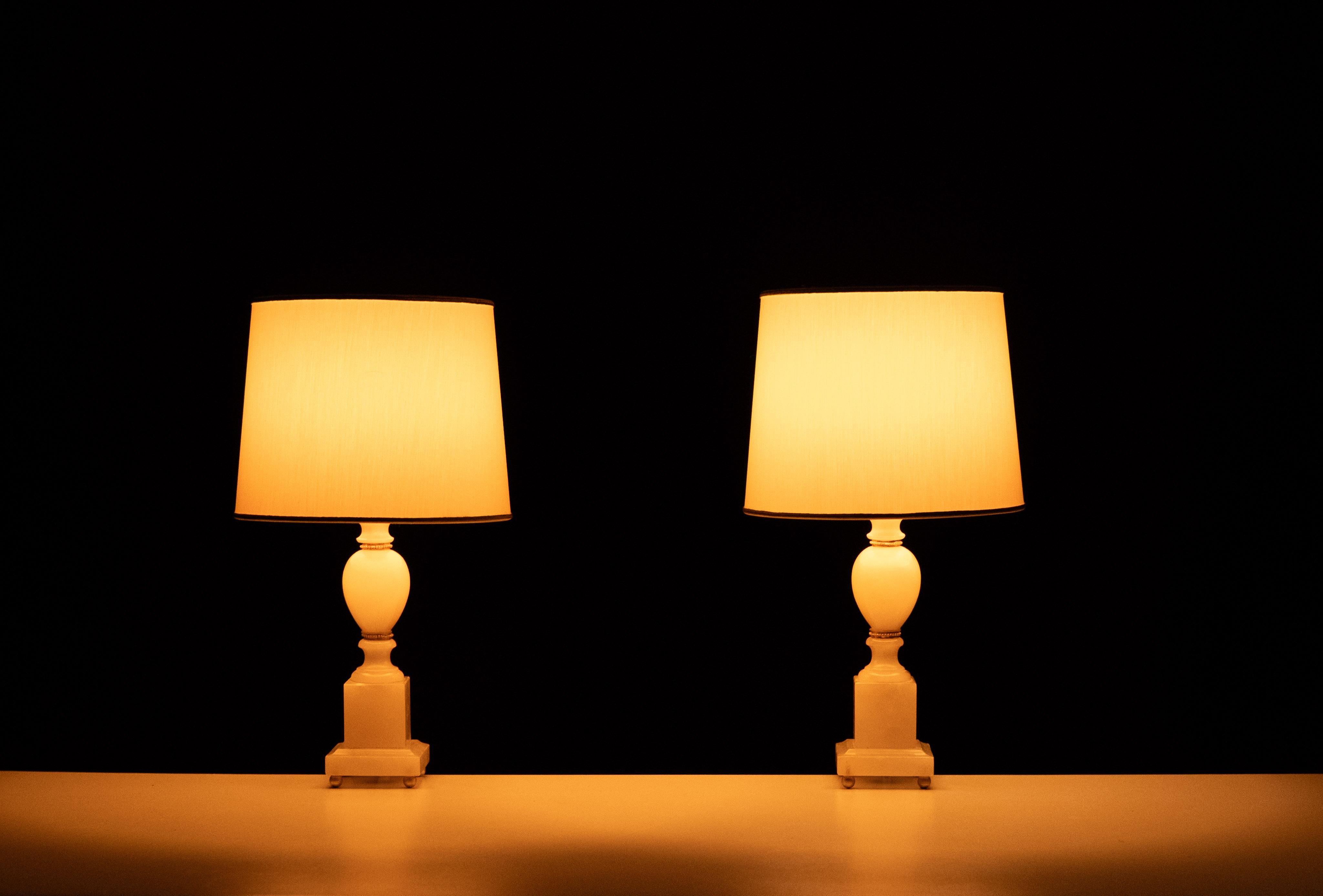 Lámparas de mesa pequeñas de mármol Hollywood Regency  Años 70 Italia en venta 1