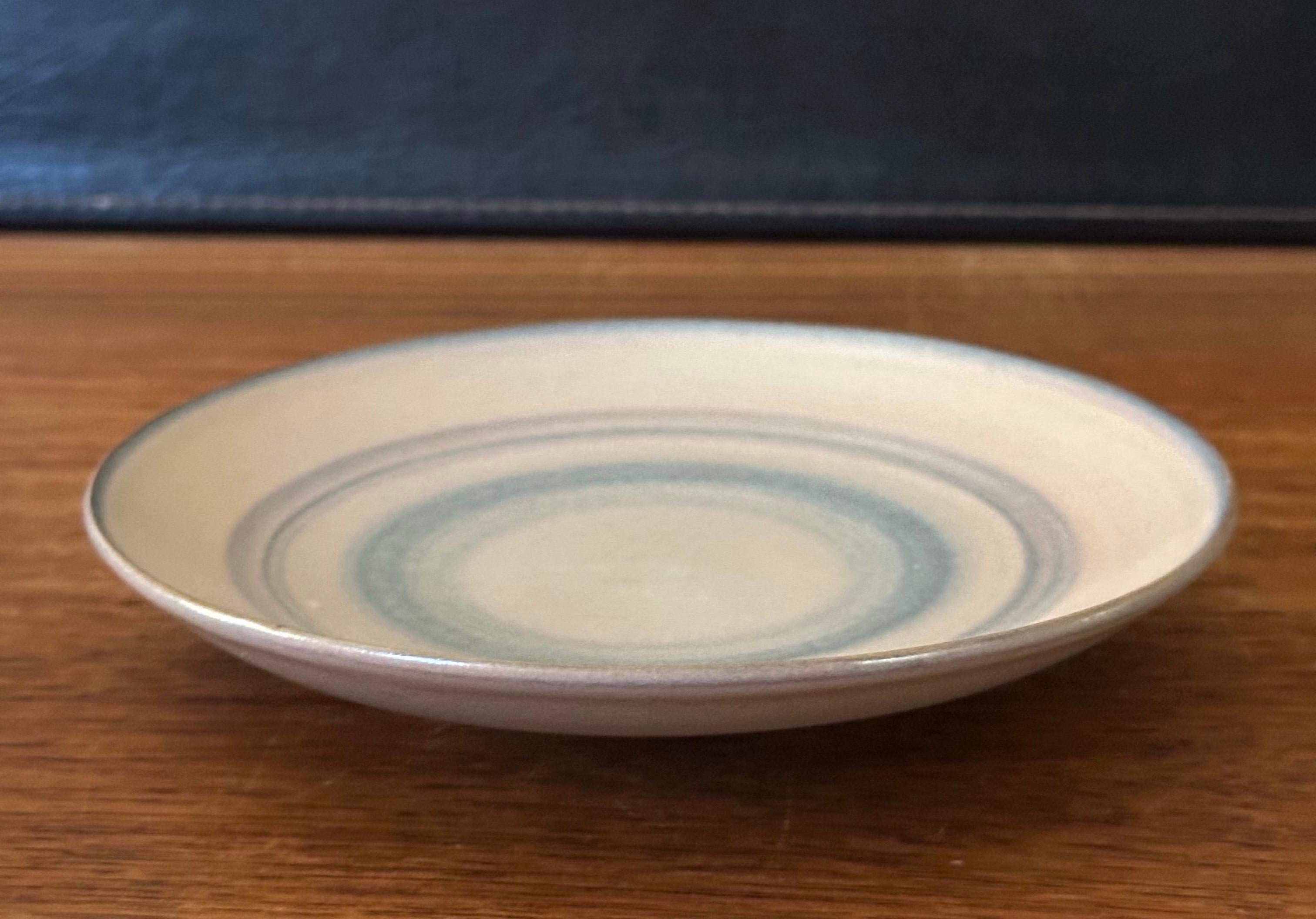 American Small MCM Stoneware Studio Pottery Dish by Amy Donaldson For Sale