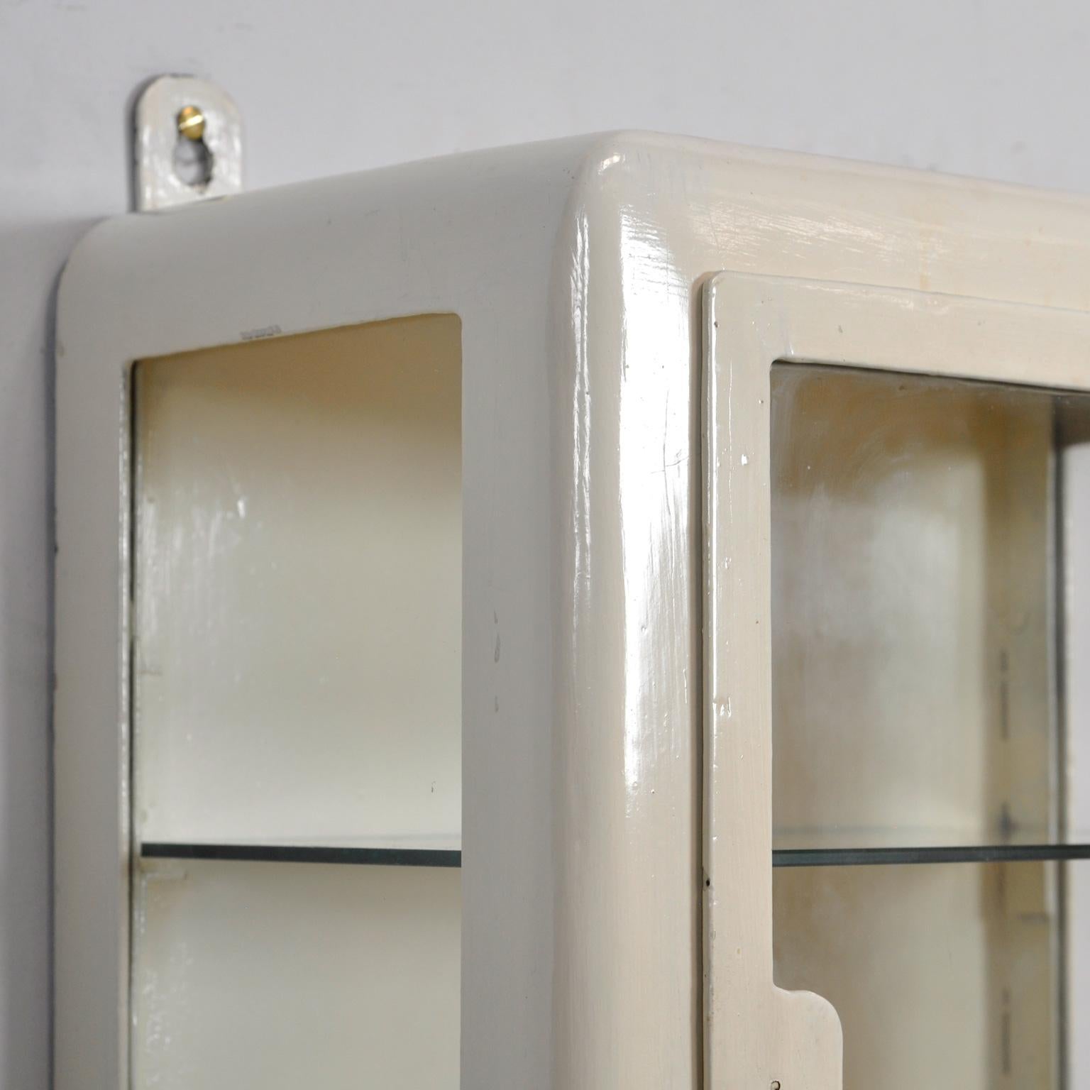 Small Medical Cabinet, wall-unit, 1940’s 1