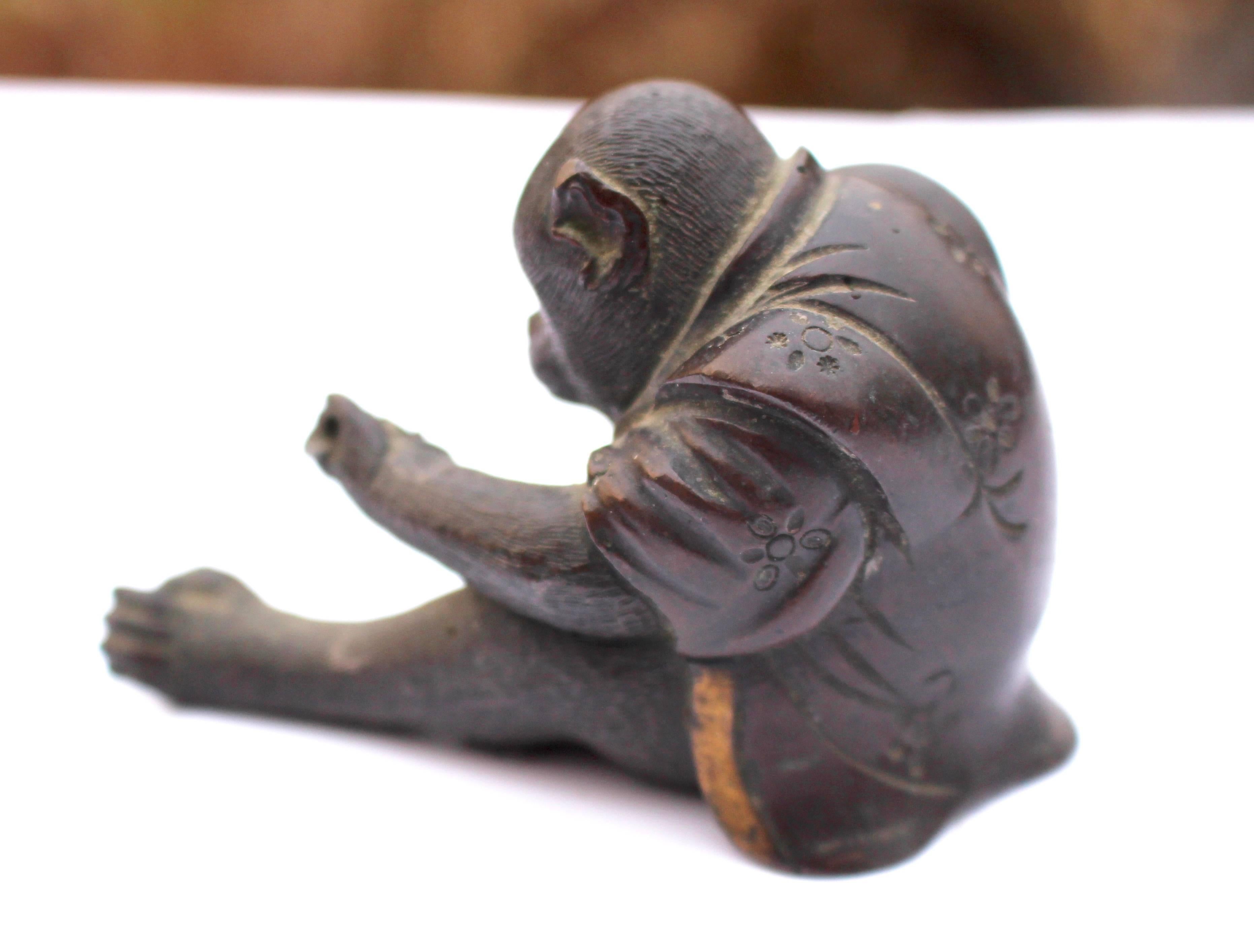 Small Meiji Japanese Bronze Figure of a Monkey Wearing a Kimono For Sale 3