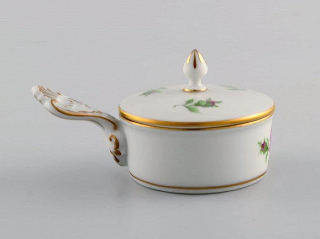 German Small Meissen Pink Rose Lidded Tureen in Hand-Painted Porcelain with Gold Edge For Sale