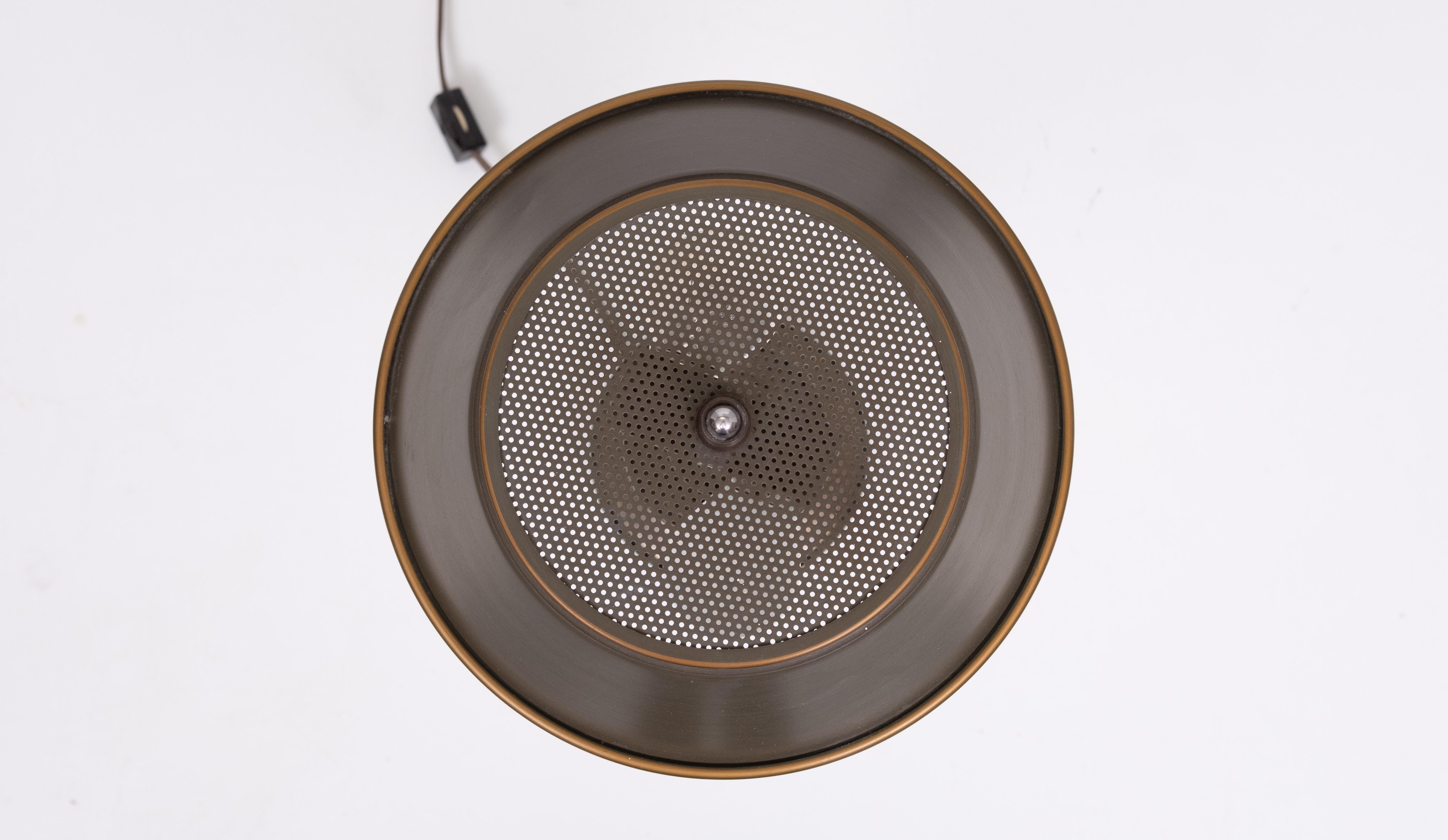 Small metal Bouillotte table lamp 1970s USA 3