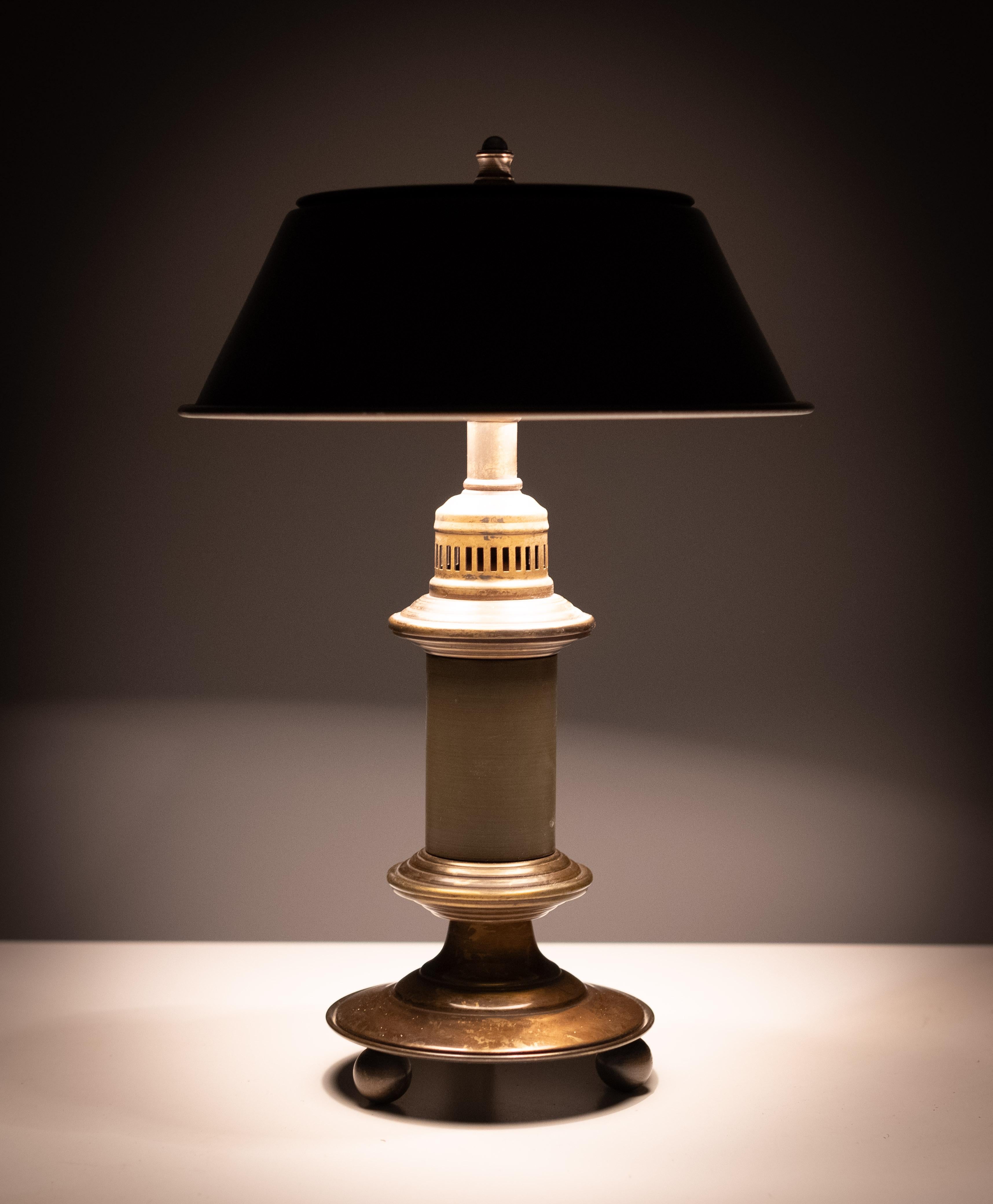 Small metal Bouillotte table lamp 1970s USA 4