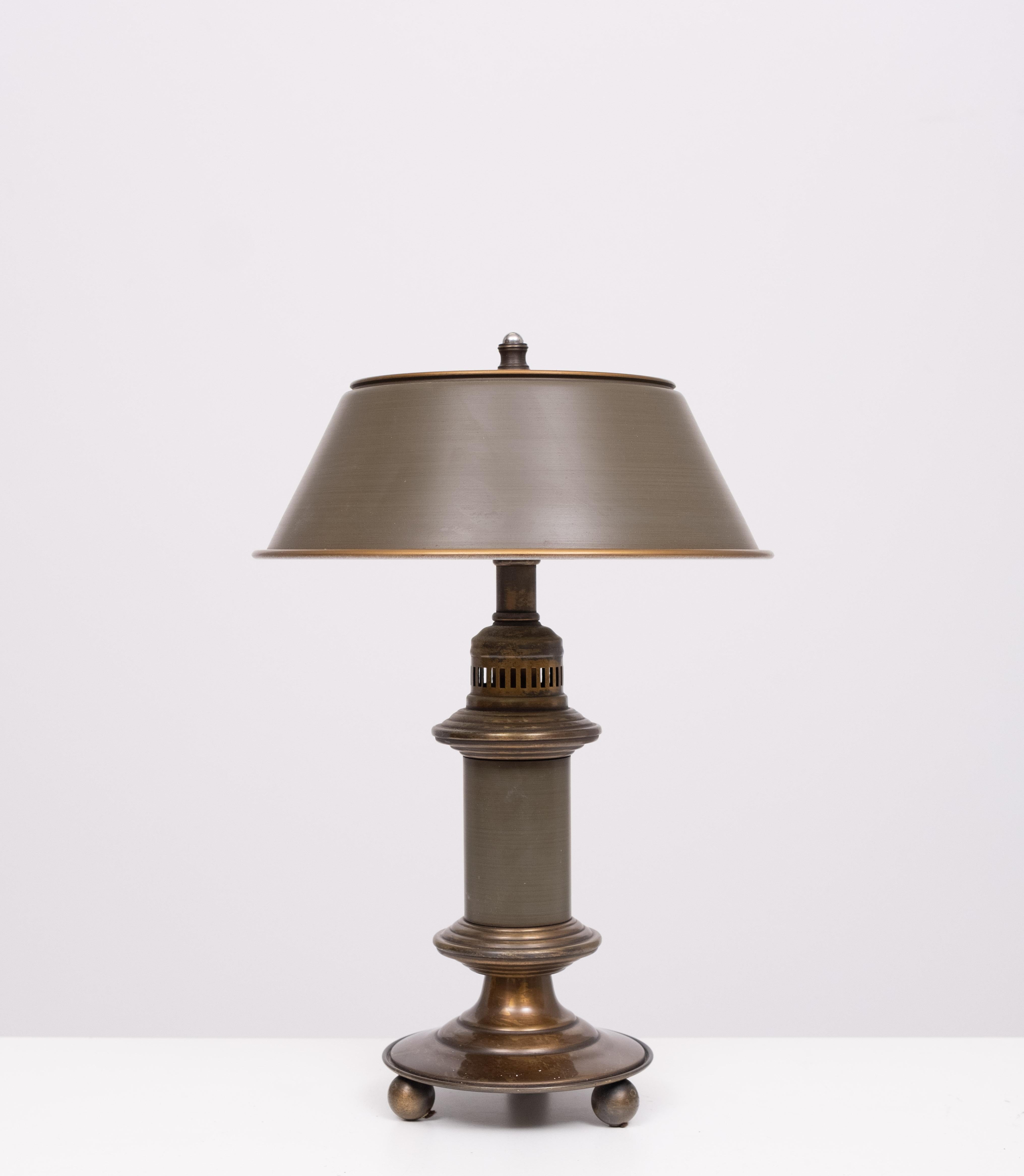 Very nice small all Metal table lamp . Classic Green color .
American made . Good quality lamp . signed ,Underwriters laboratories portable lamp, seams to be a control sigh . Two large E27 bulbs needed 
