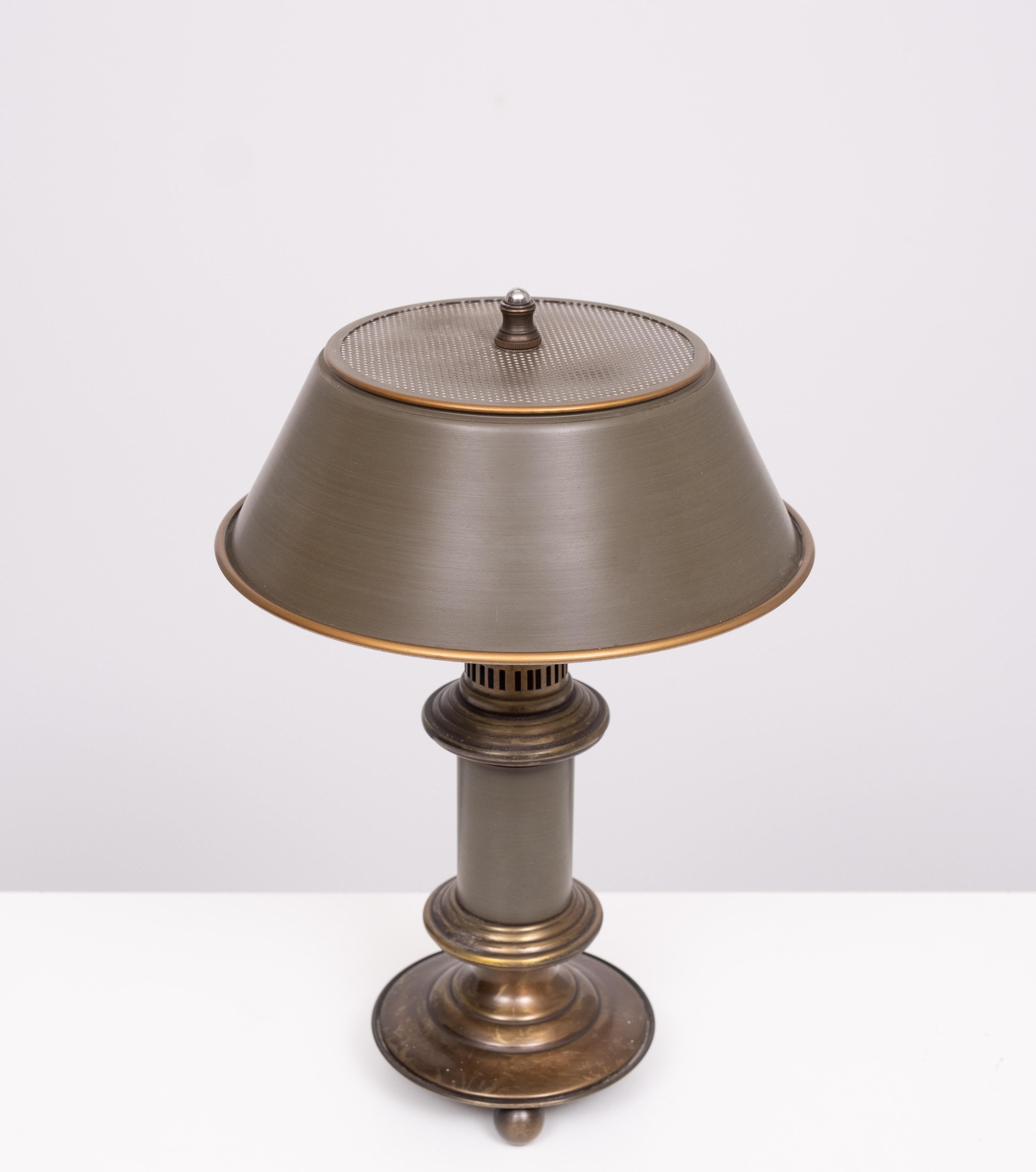Small metal Bouillotte table lamp 1970s USA 2