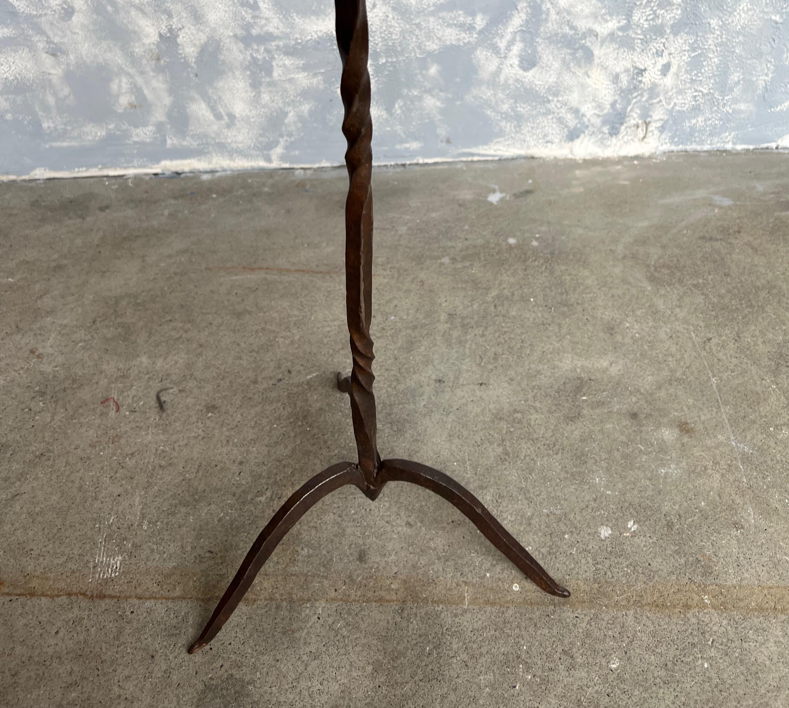 Small Metal Drinks Table with Pointed Feet 1