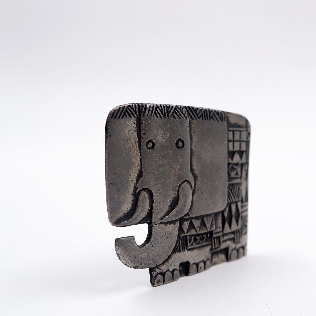 Piccolo elefante in metallo - anni '80 in vendita 2