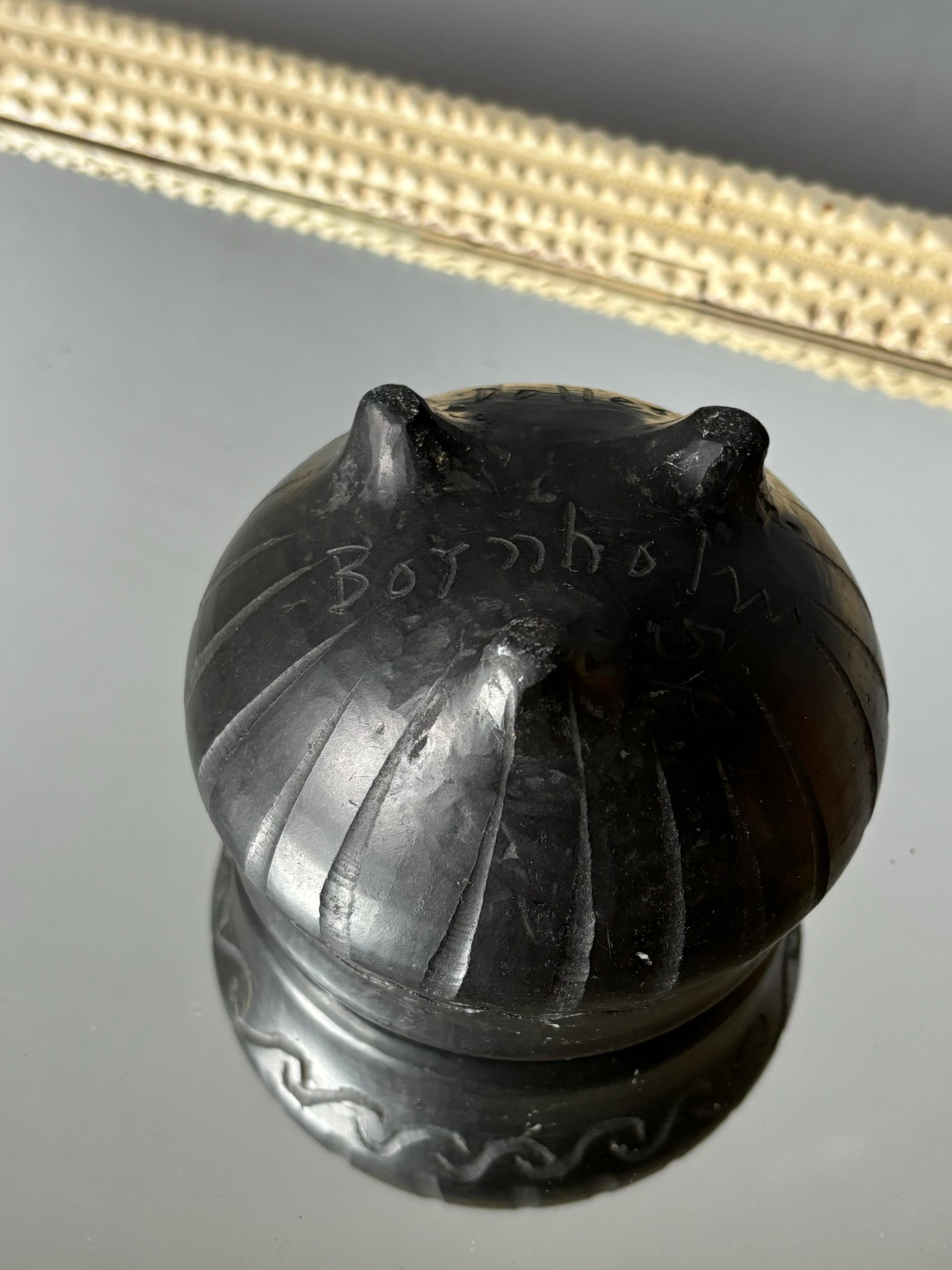 Fatto a mano Piccola ciotola in gres nero di Mette Doller, anni '60 in vendita