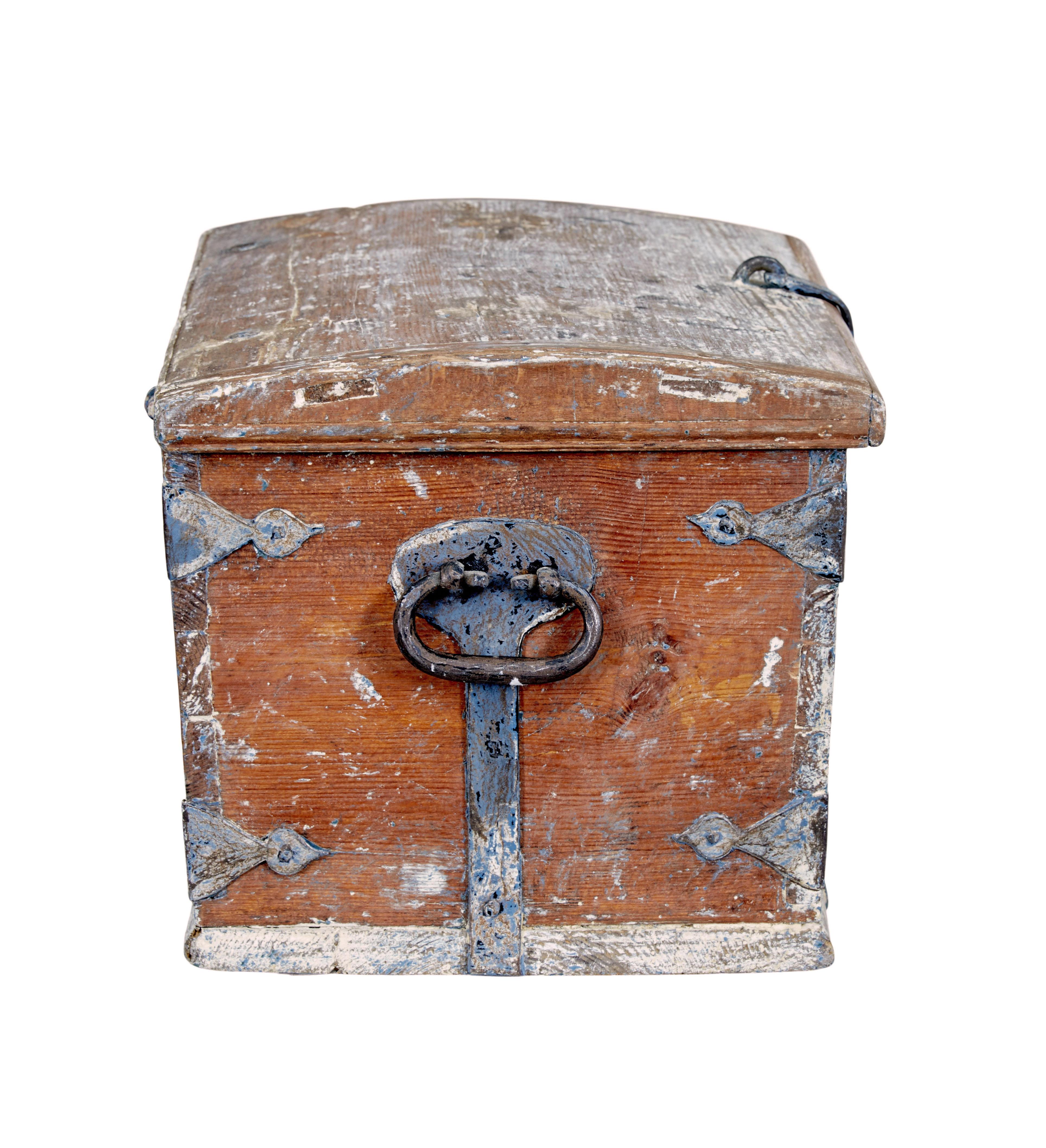 Hand-Crafted Small mid 19th century Swedish painted pine strong box For Sale
