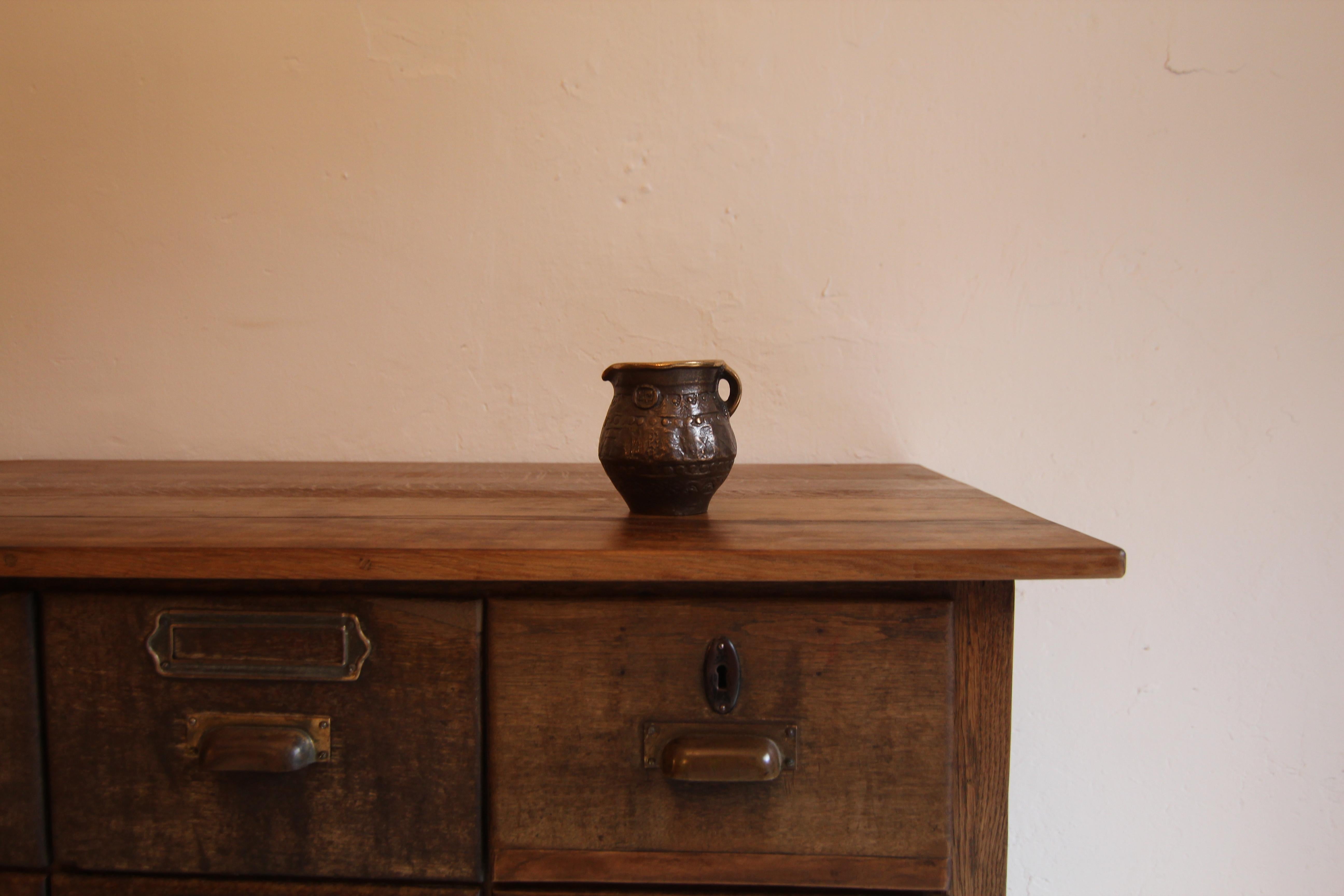 A small decorative German brutalist jug made of bronze. 1960´s.

Dimensions
Height: 13 cm / 5.11 inch.
Diameter: 12 cm / 4.72 inch.

Weight: 3,68 kg