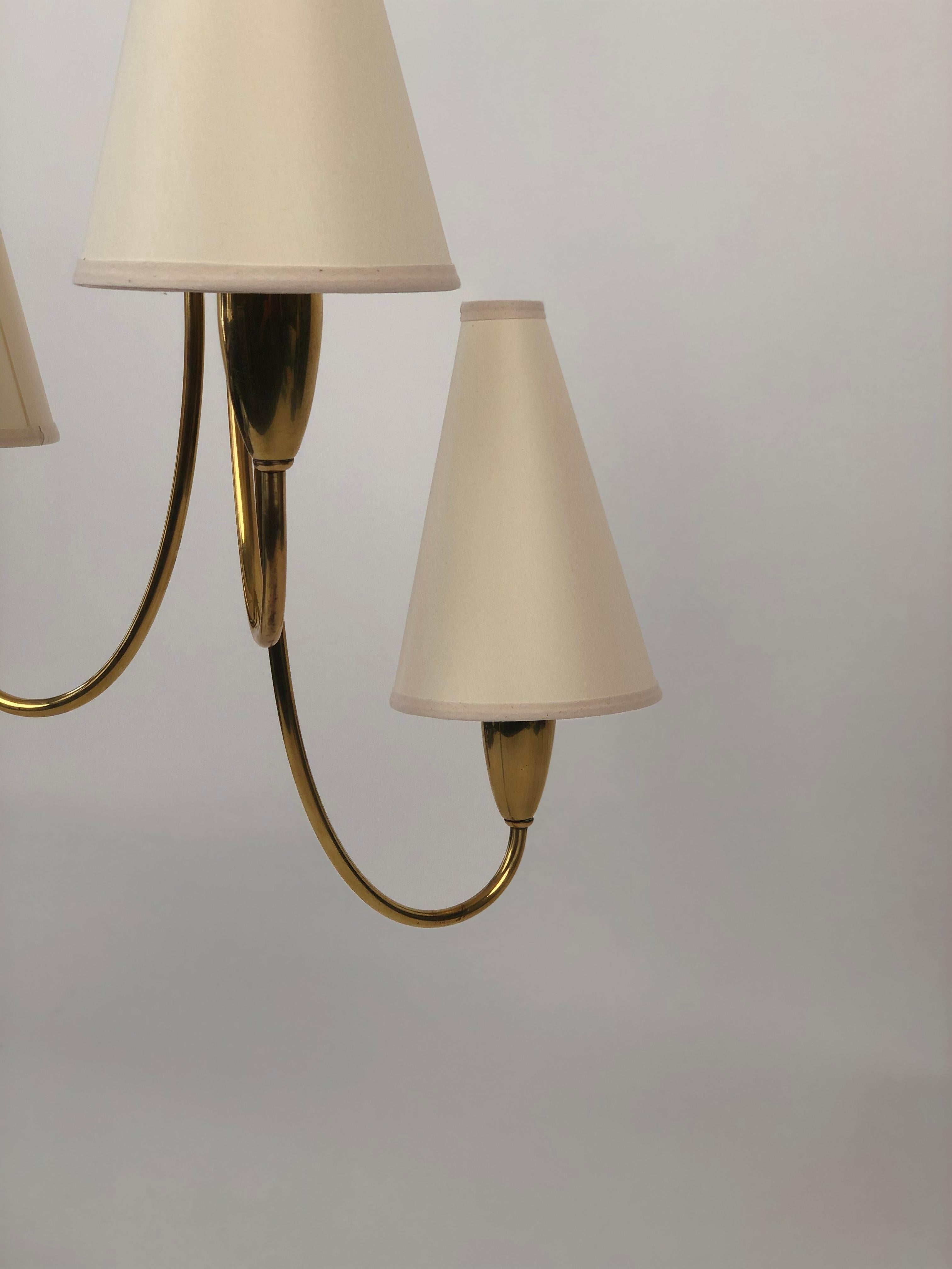 20th Century Small Mid Century Chandelier in Brass with three Paper Shades For Sale