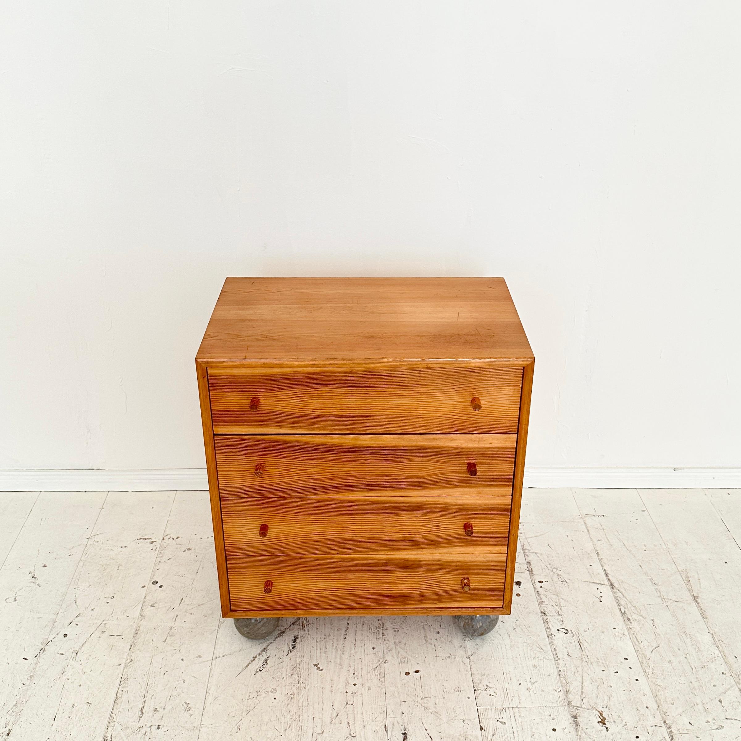 Small Mid-Century Chest of Drawers in Spruce and Marble, 1972 For Sale 1