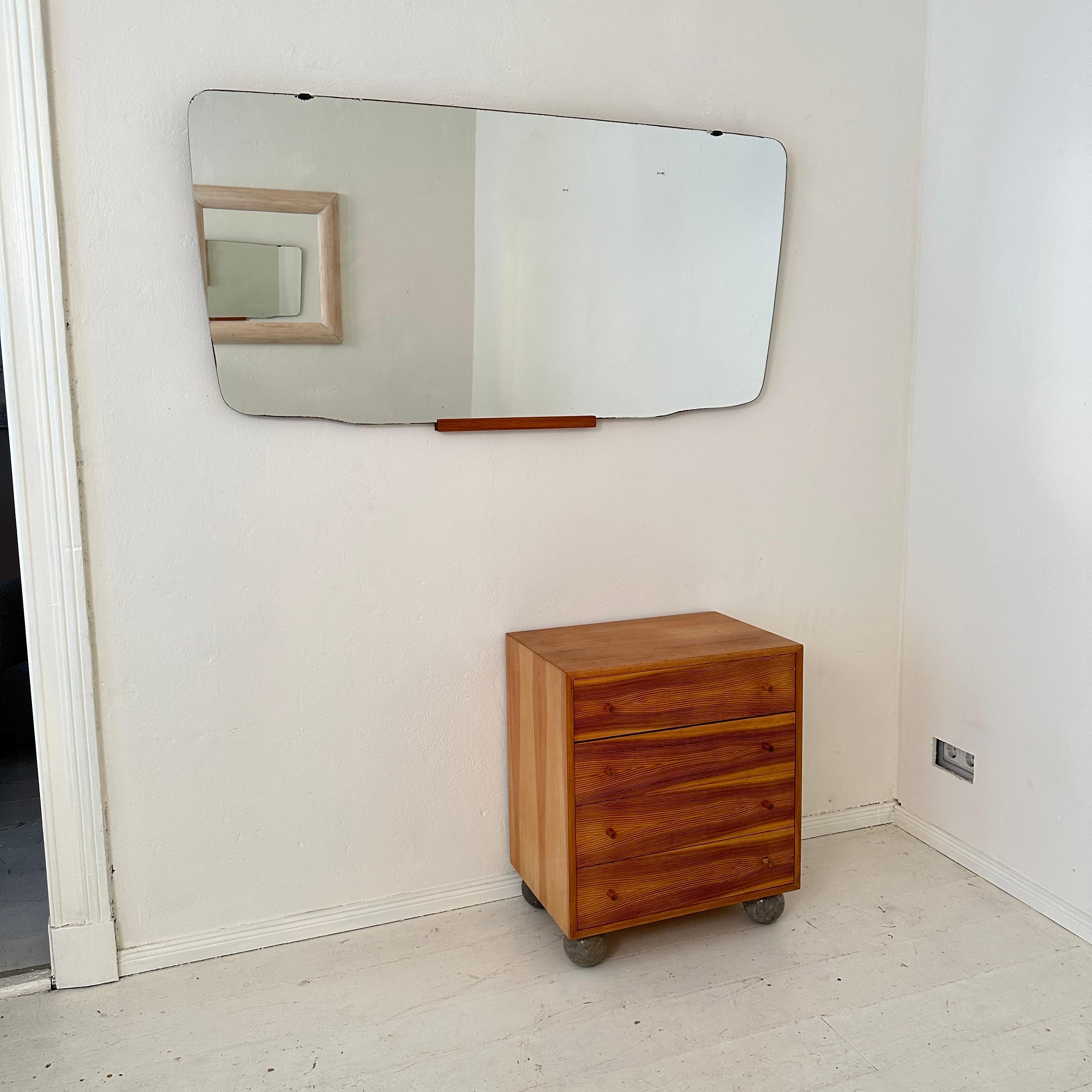 Small Mid-Century Chest of Drawers in Spruce and Marble, 1972 For Sale 2