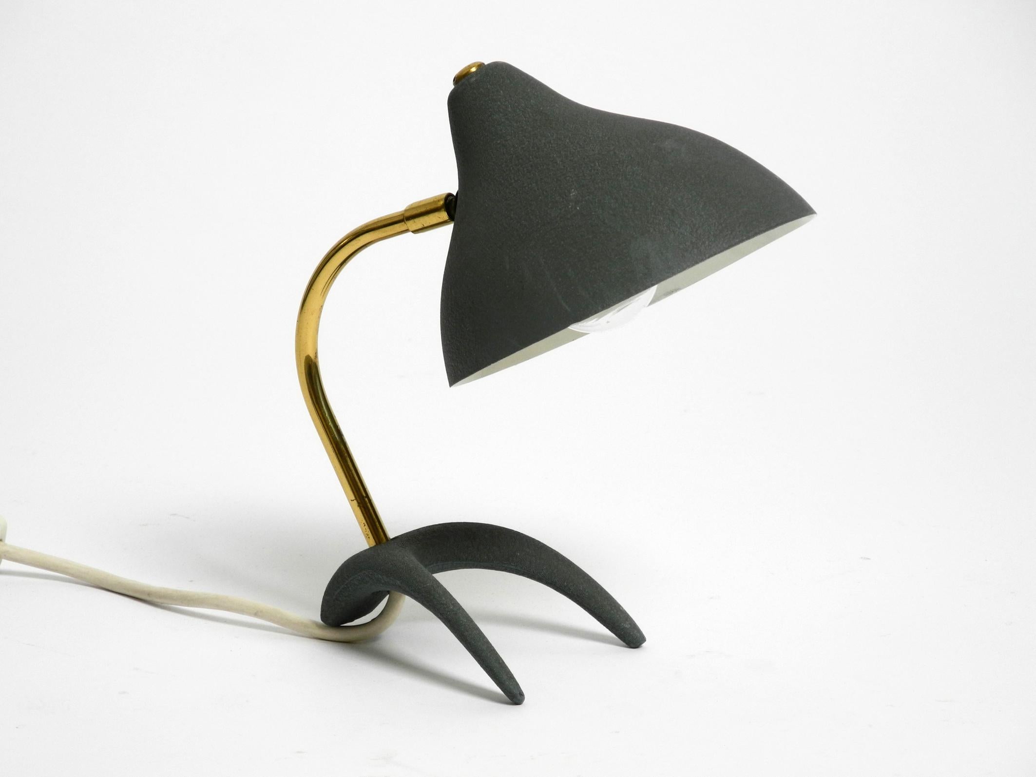 Small Mid Century crow's foot table lamp by Louis Kalff in very good condition For Sale 6
