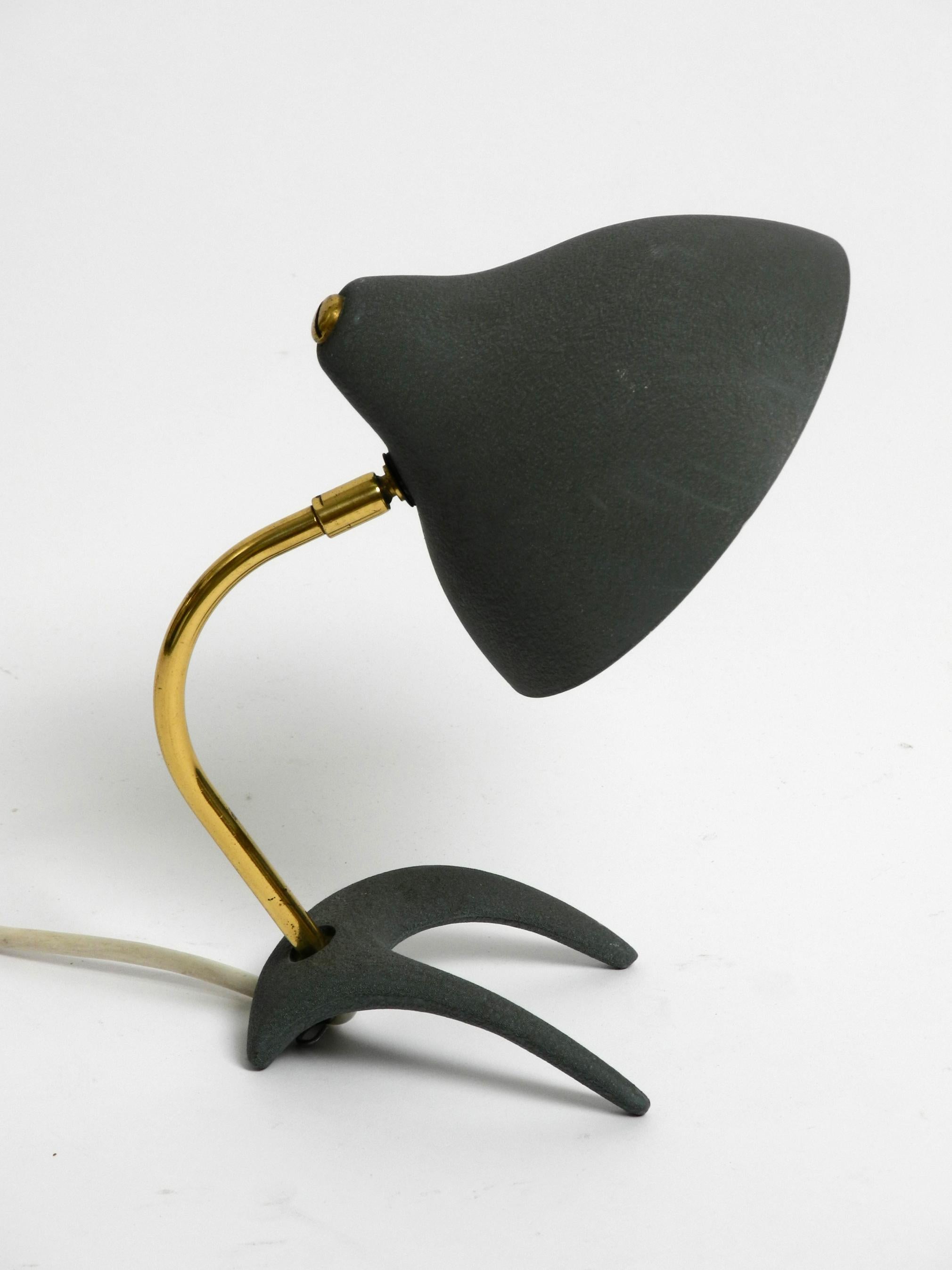 Small Mid Century crow's foot table lamp by Louis Kalff in very good condition For Sale 7