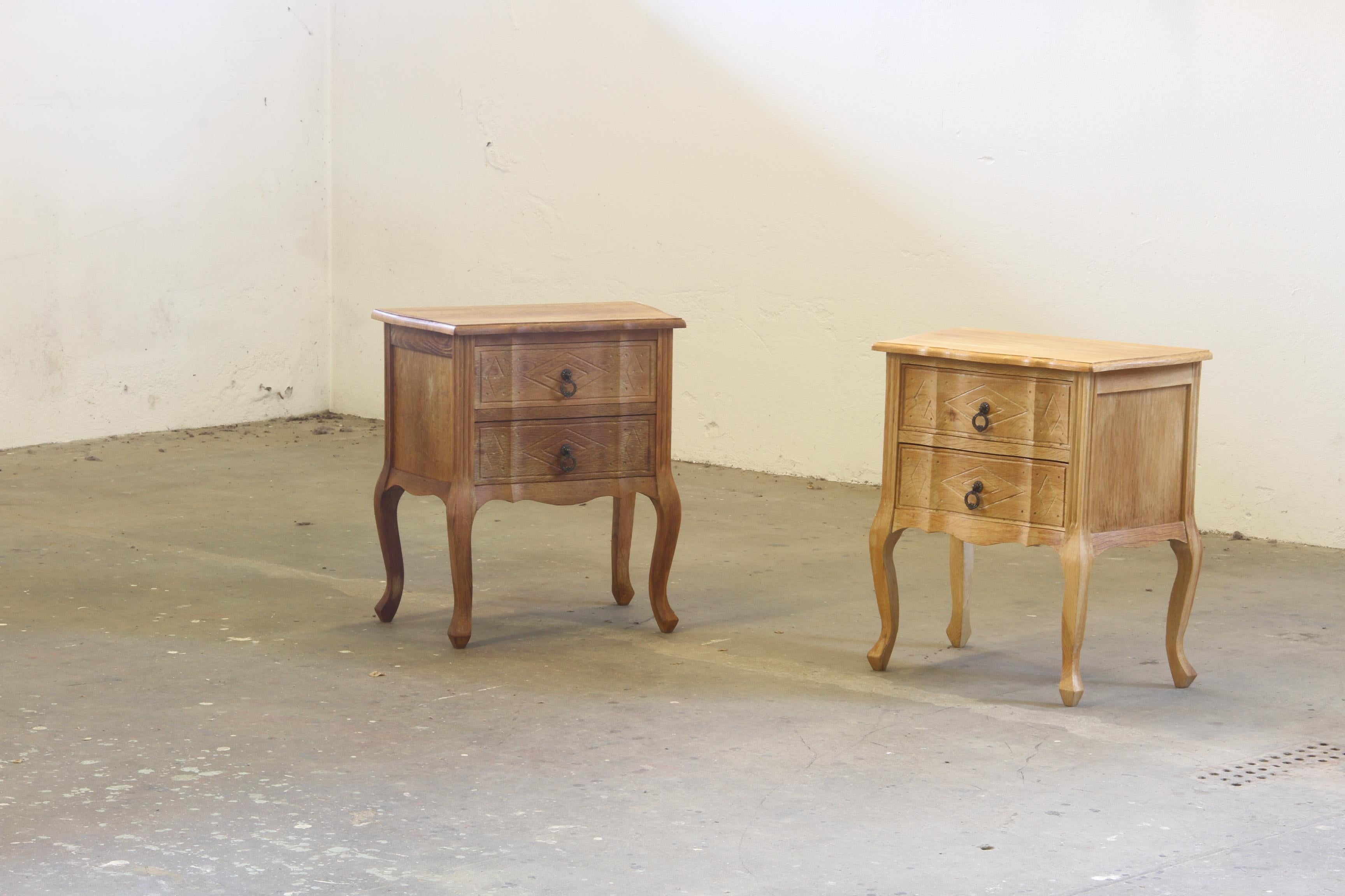 Kleiner dänischer Eichenholzschrank aus der Mitte des Jahrhunderts, Nachttisch, 1960er Jahre im Angebot 3