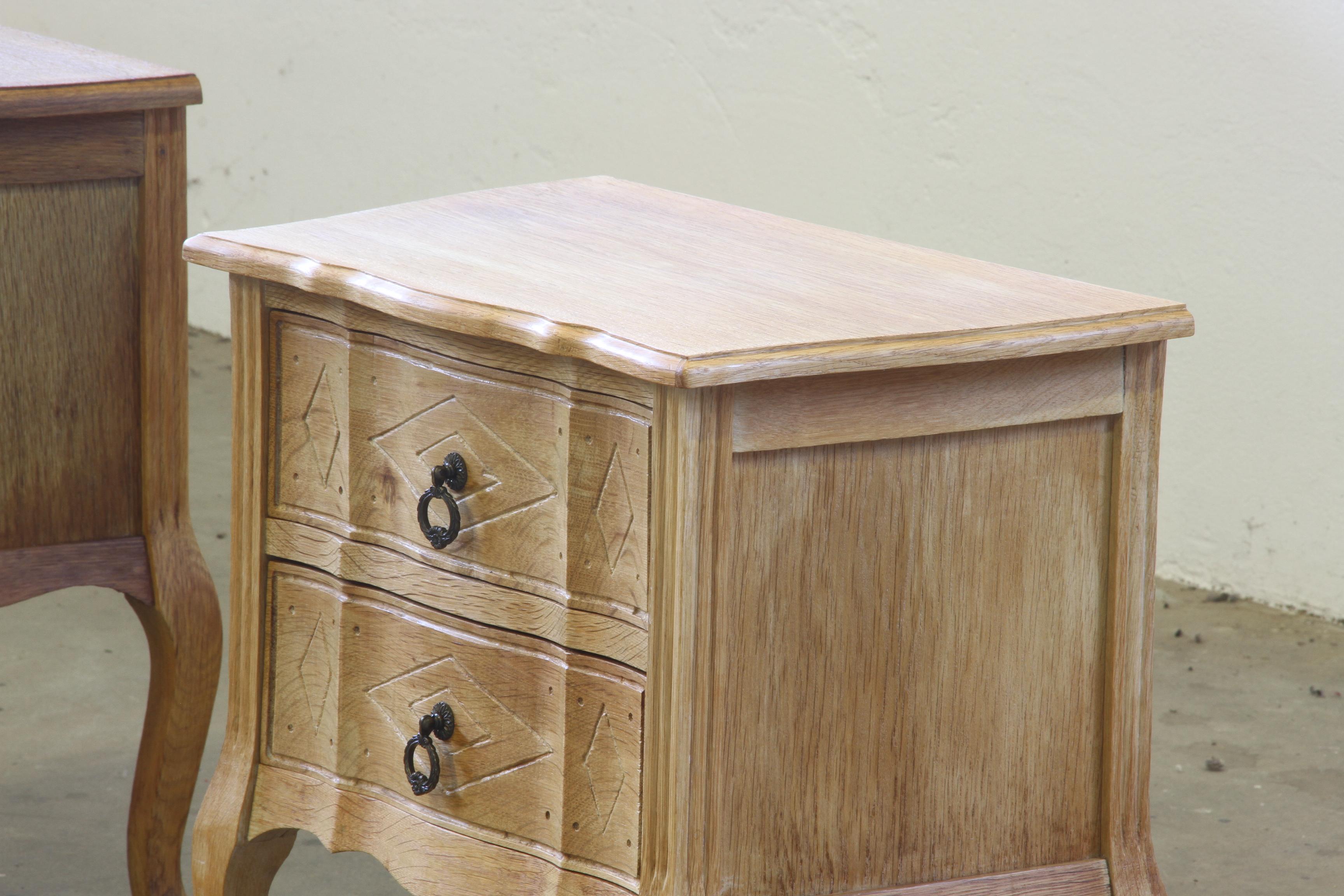 Kleiner dänischer Eichenholzschrank aus der Mitte des Jahrhunderts, Nachttisch, 1960er Jahre (Ende des 20. Jahrhunderts) im Angebot