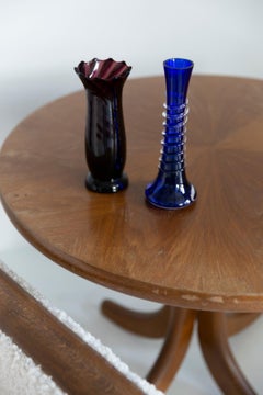 Petit vase bordeaux rouge foncé mi-siècle, Europe, années 1960