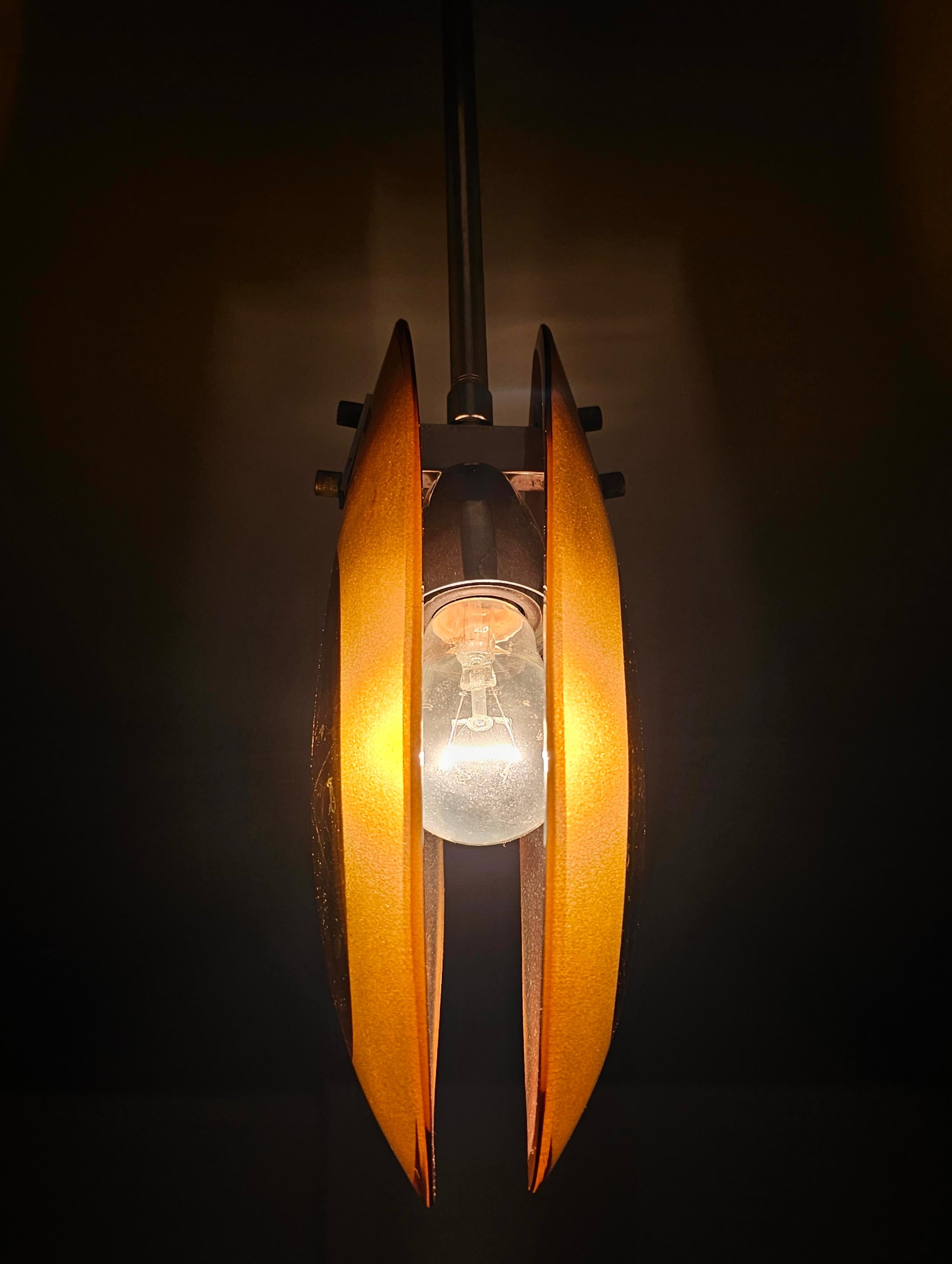 Verre de Murano Petite suspension suspendue mi-siècle en verre de Murano ambré attribuée à Max Ingrand en vente