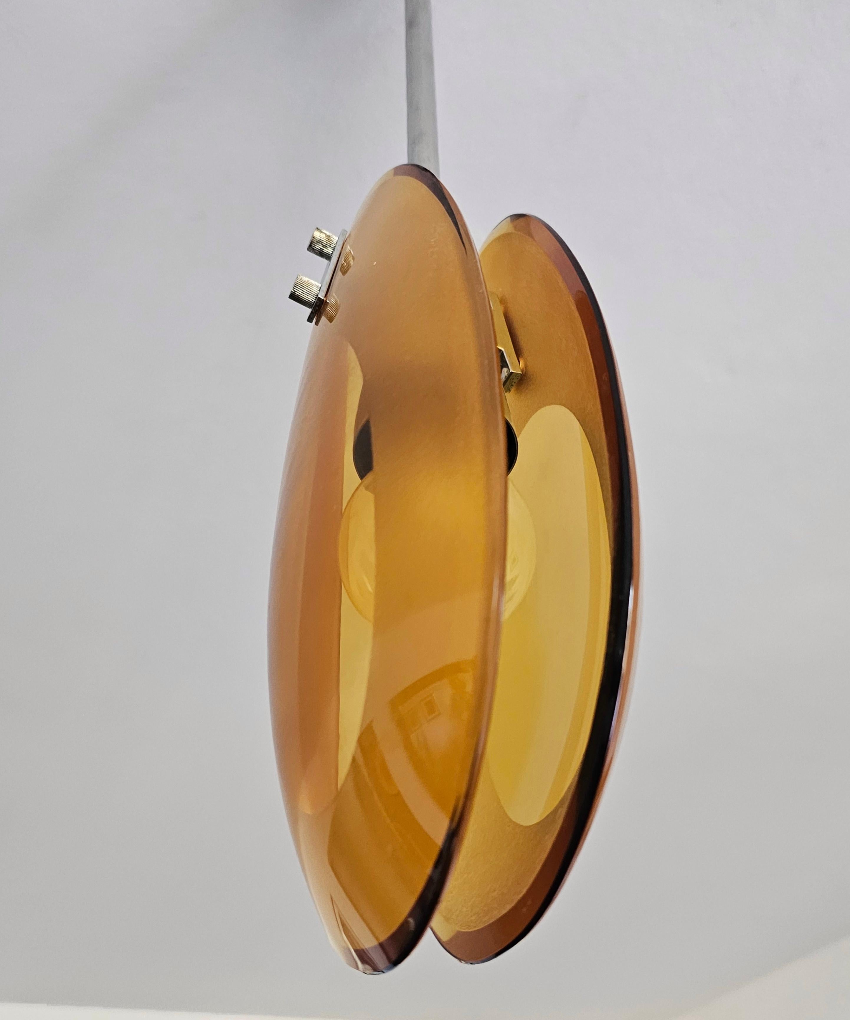 Petite suspension suspendue mi-siècle en verre de Murano ambré attribuée à Max Ingrand en vente 1