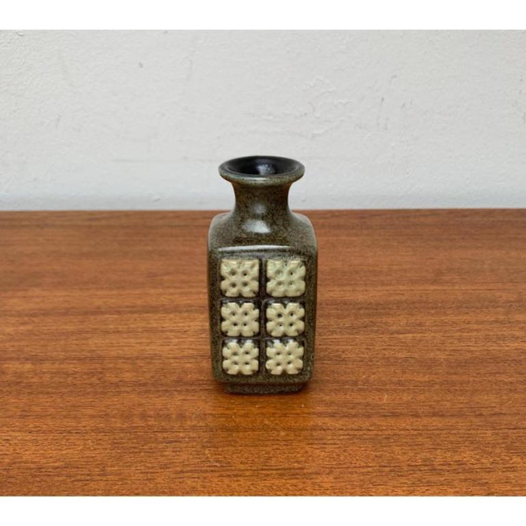 Piccolo vaso in ceramica della DDR della metà del secolo scorso di VEB Haldensleben, anni '60 in vendita 4