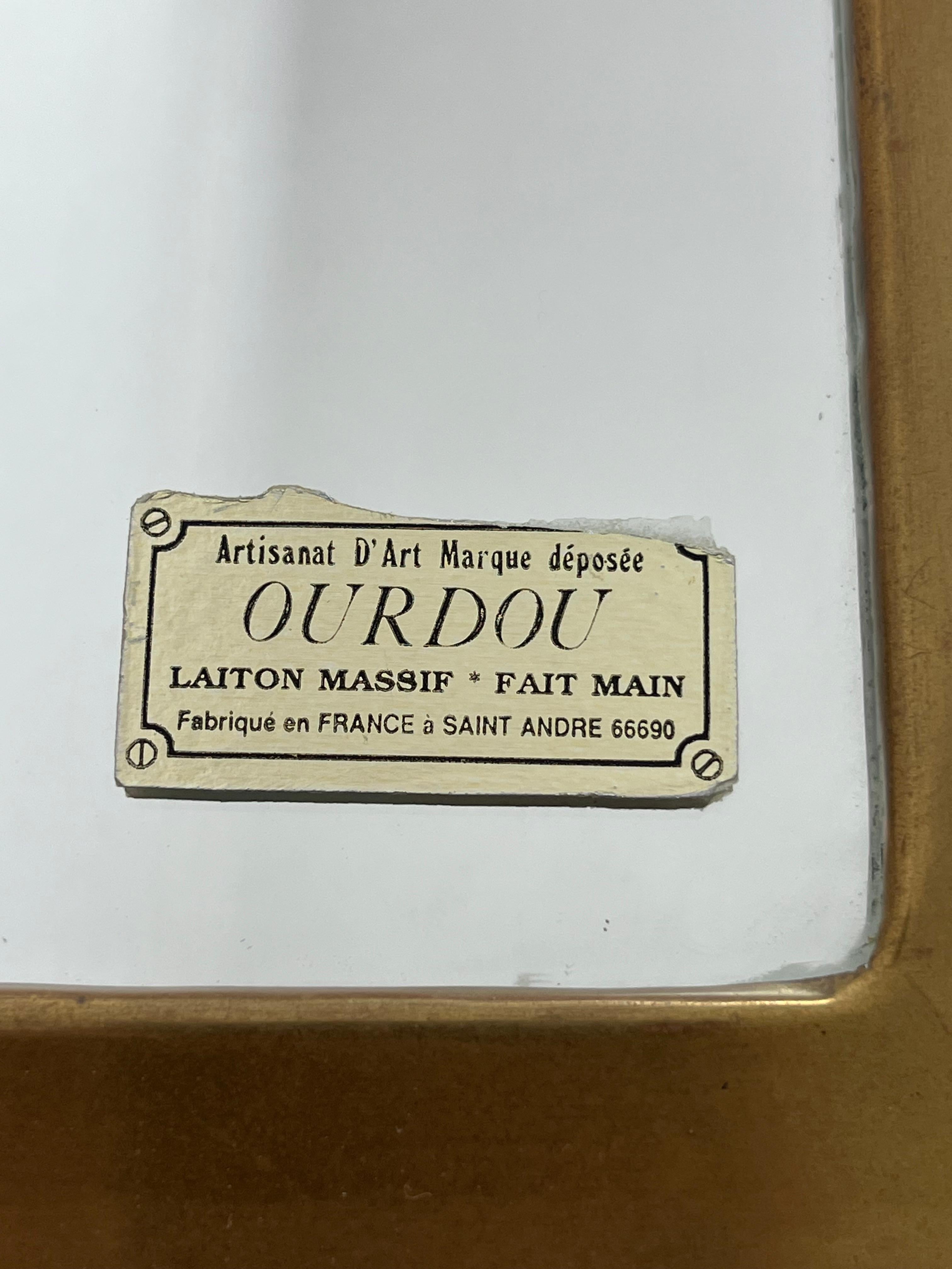 Français Petit miroir mural français en laiton du milieu du siècle, années 1950 en vente