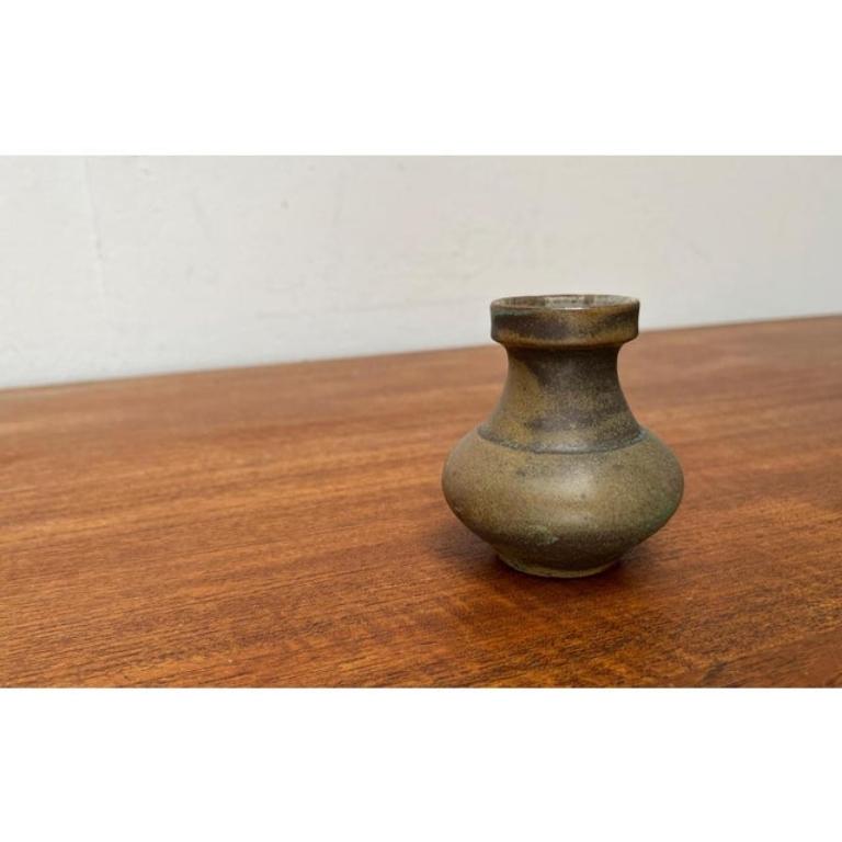 Mid-Century moderno Piccolo vaso di metà secolo in Studio Pottery tedesco di Liebfriede Bernstiel, anni '60 in vendita