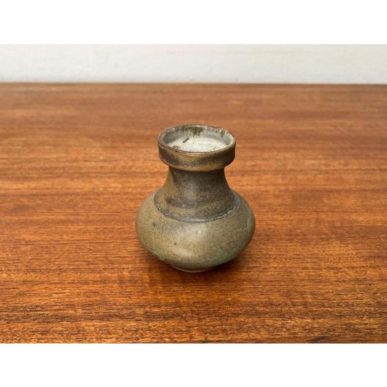 XX secolo Piccolo vaso di metà secolo in Studio Pottery tedesco di Liebfriede Bernstiel, anni '60 in vendita