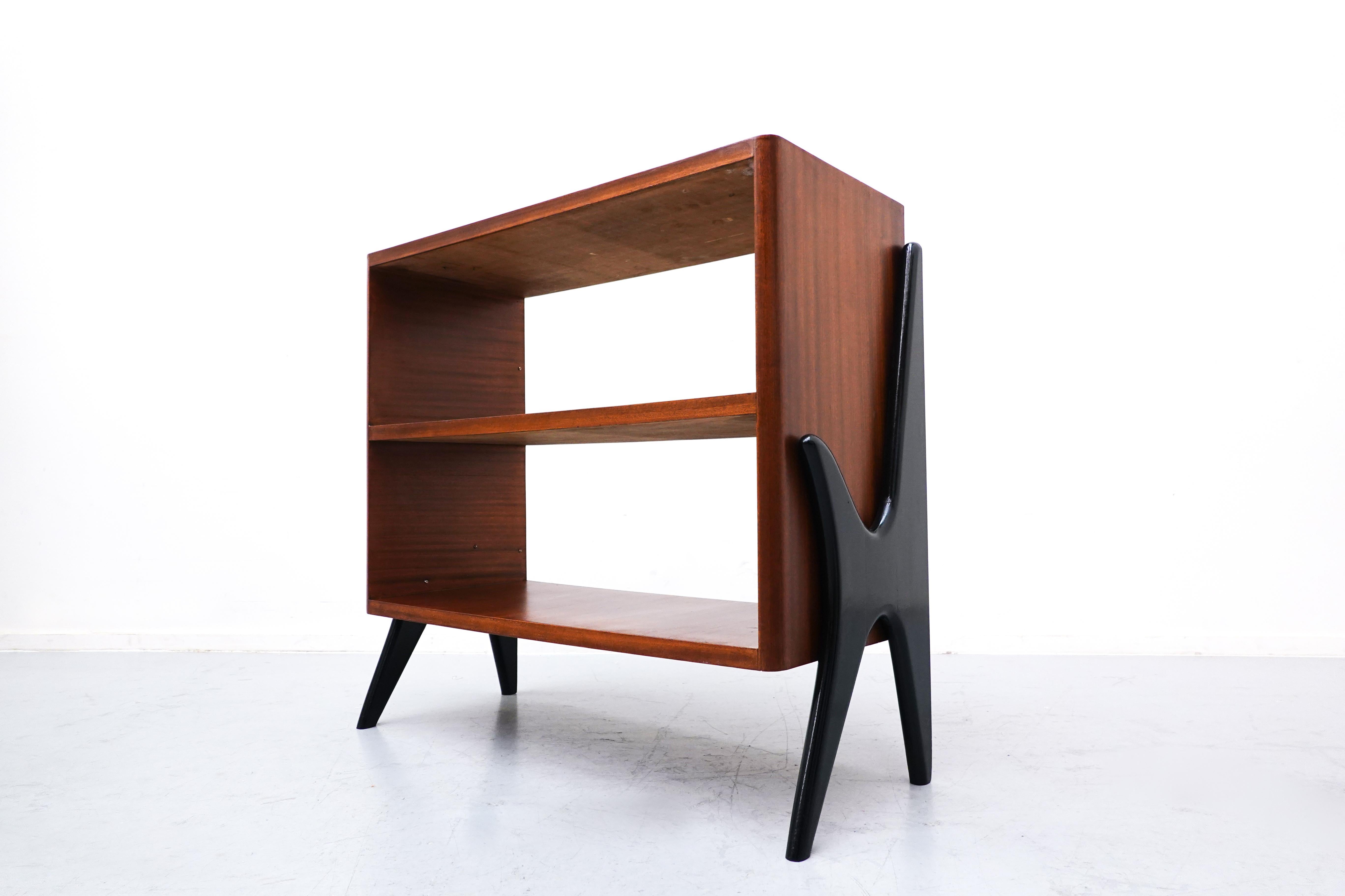 Small mid-century Italian bookshelf - 1950s.