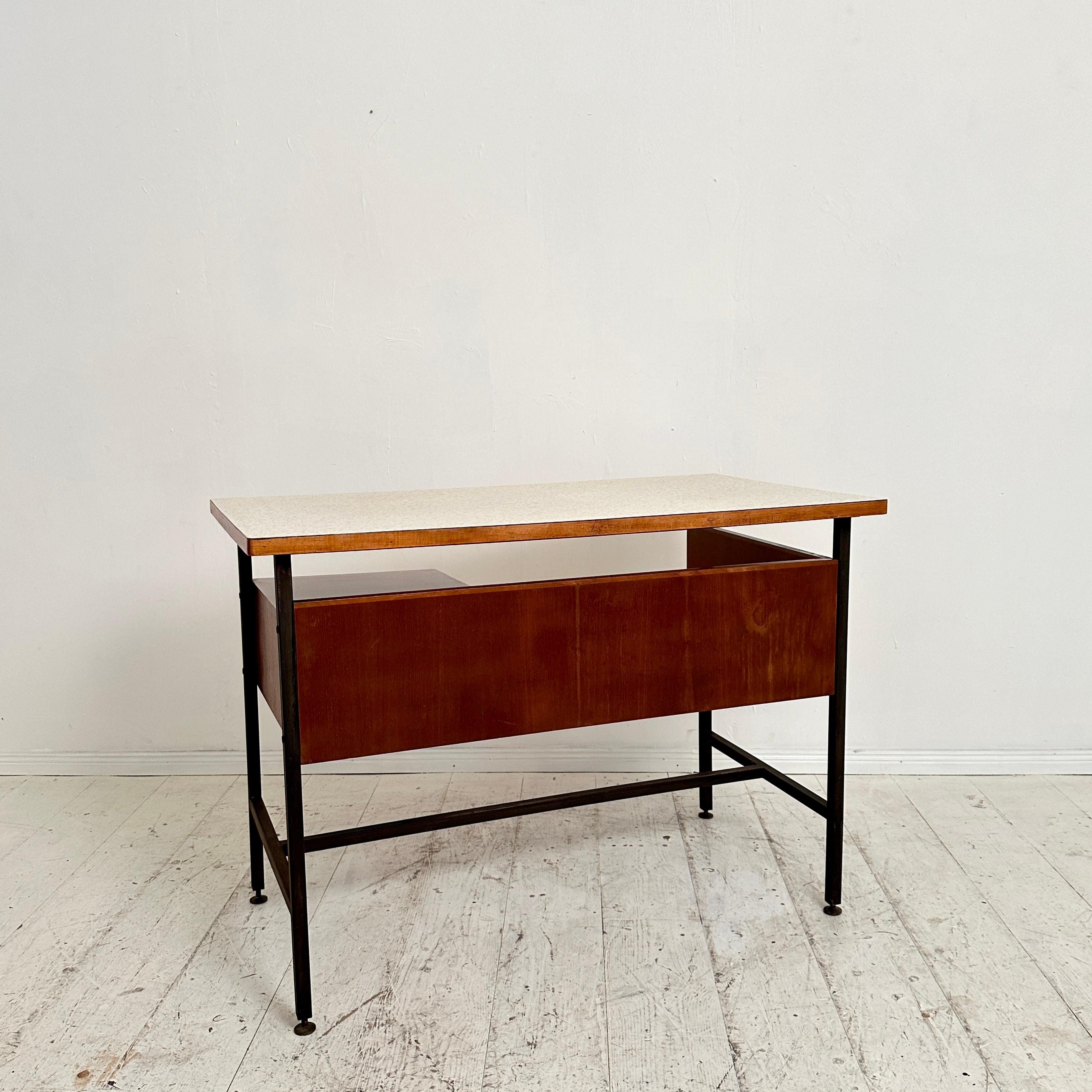 Small Mid Century Italian Desk in Metal, Walnut and Formica, around 1950 For Sale 9