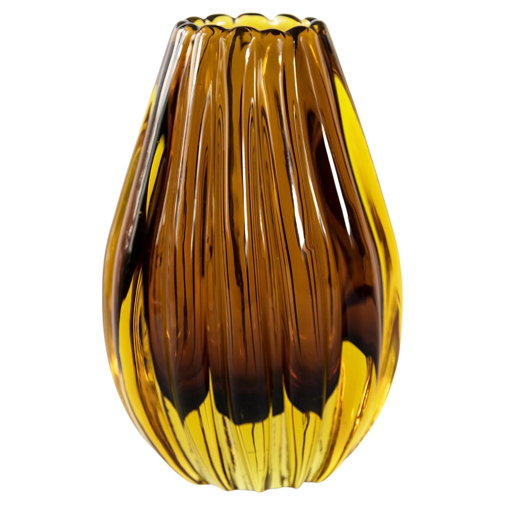 Petit vase italien en verre de Murano du milieu du siècle dernier par Flavio Poli