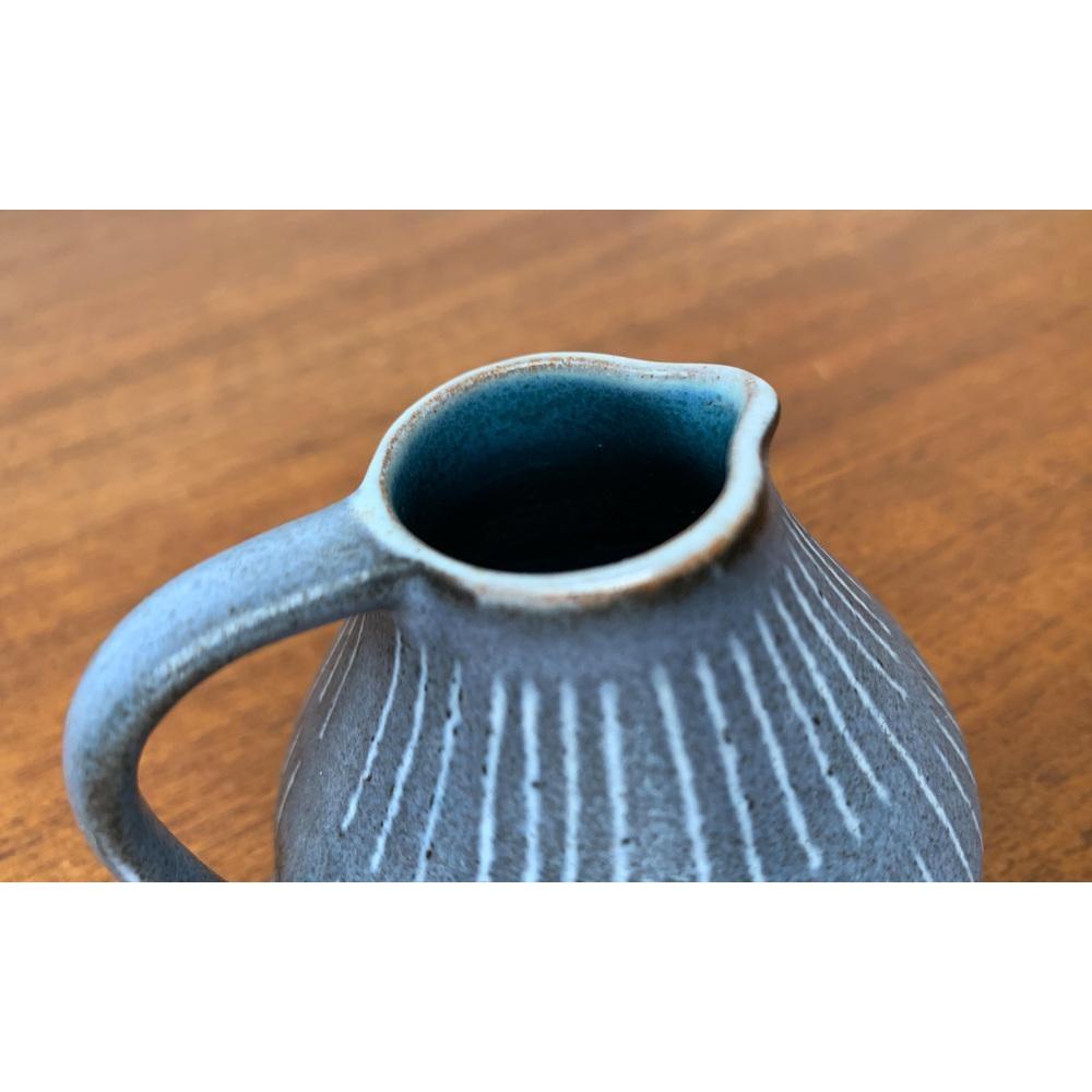 Small Mid-Century Minimalist Carafe Vase from Marschner Kunsttöpferei, 1960s For Sale 3