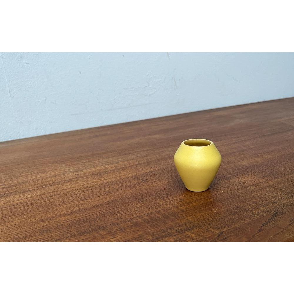Small Mid-Century Minimalist German Studio Pottery in Yellow Vase, 1960s For Sale 4