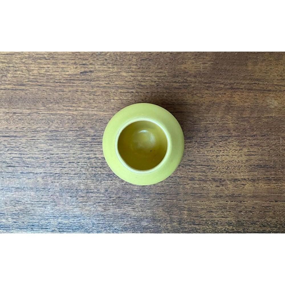 Small Mid-Century Minimalist German Studio Pottery in Yellow Vase, 1960s In Excellent Condition For Sale In Hamburg, DE